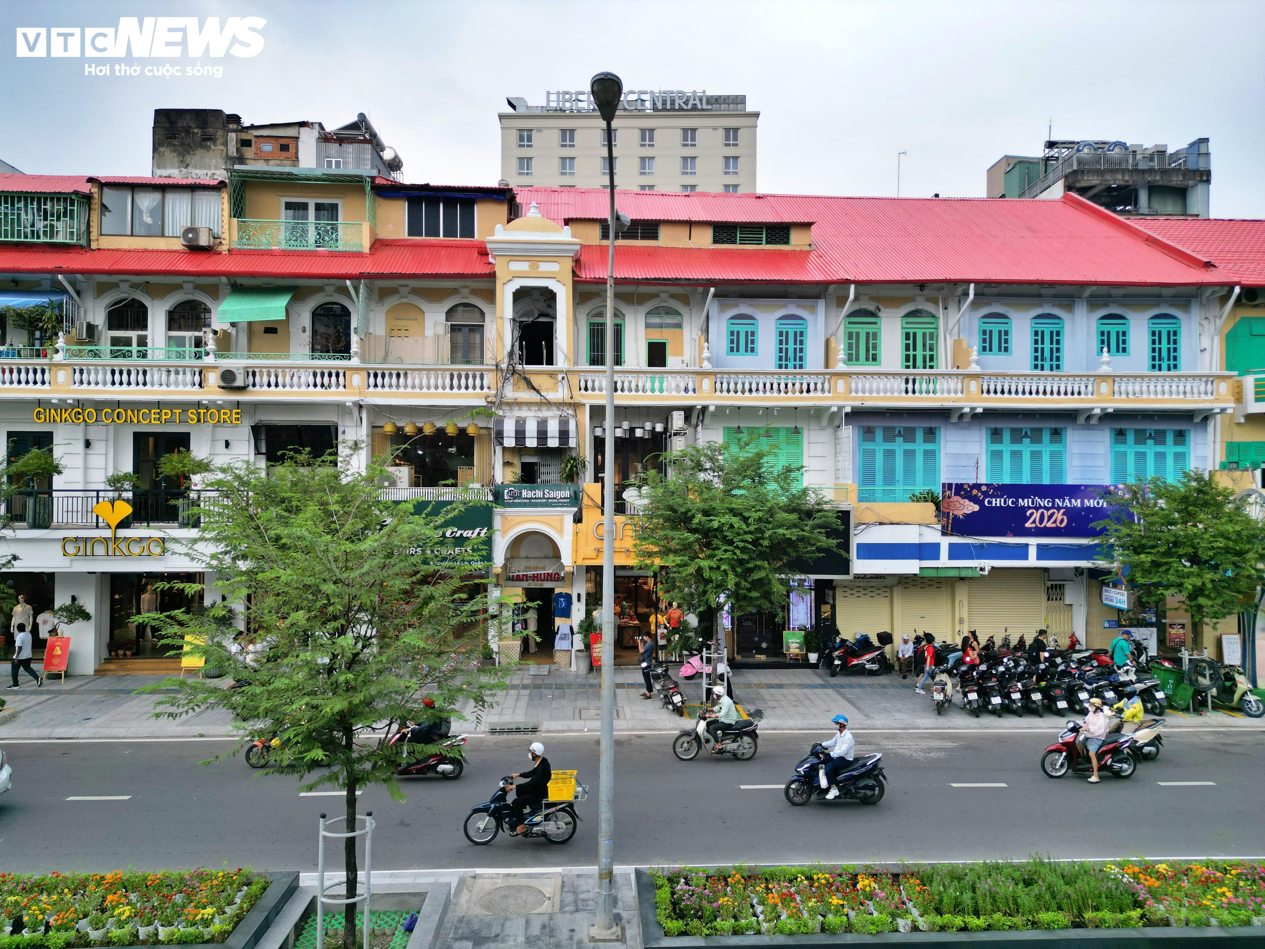 Ngắm loạt nhà cổ trung tâm TP.HCM 'khoác áo mới' - 8