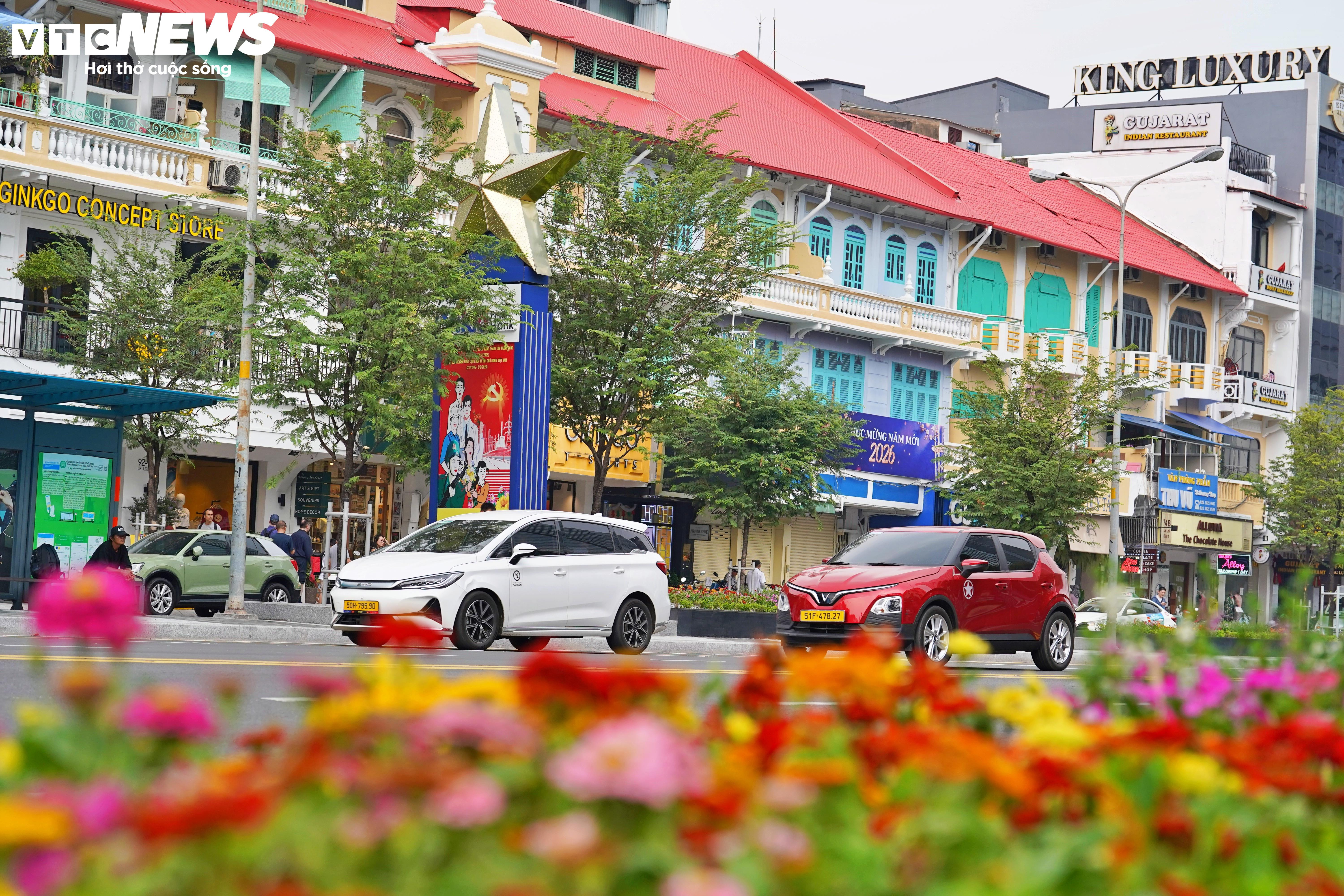 Ngắm loạt nhà cổ trung tâm TP.HCM 'khoác áo mới' - 5