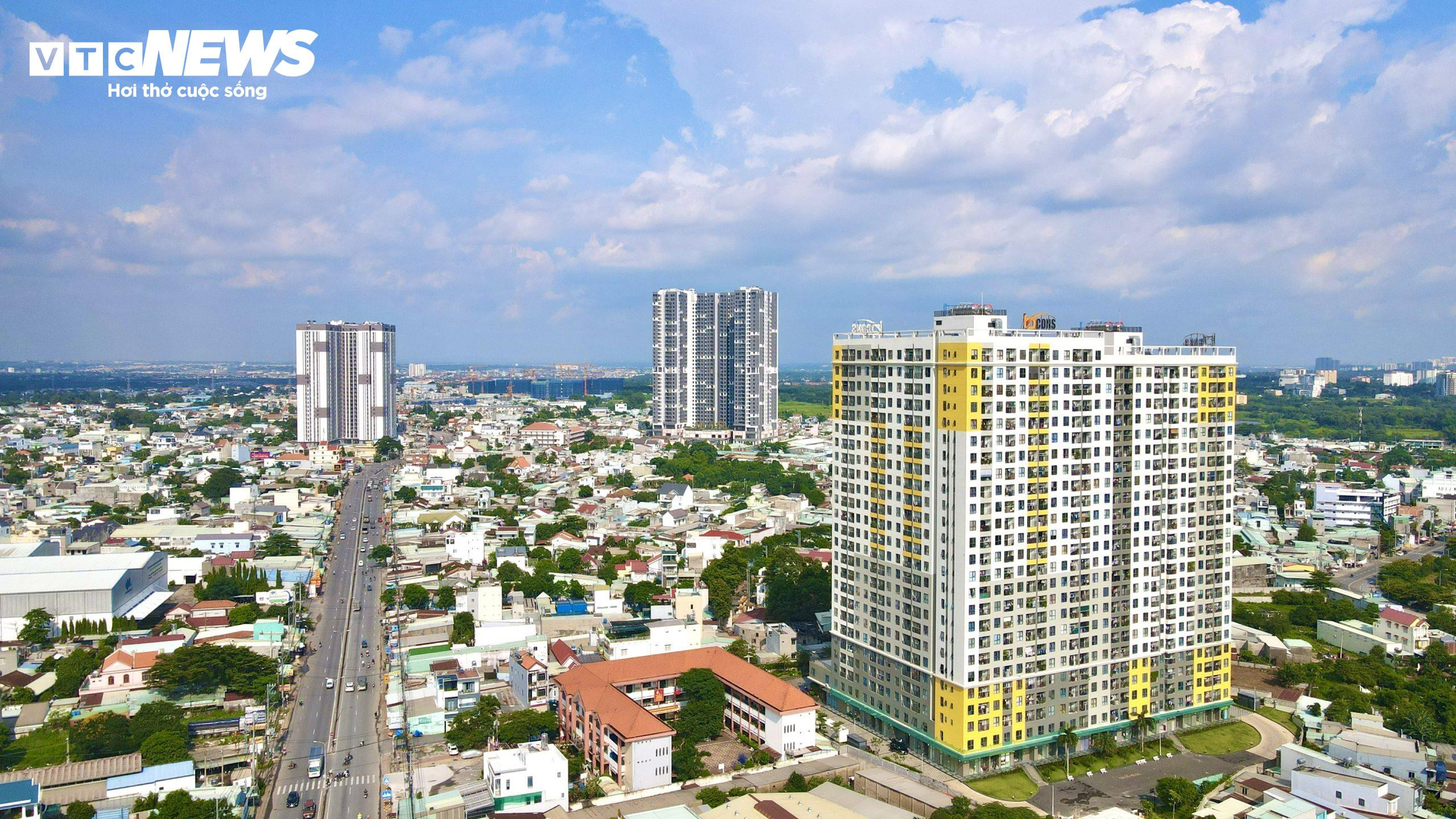 Chung cư 'mọc' dày đặc, người trẻ TP.HCM vẫn xa giấc mơ an cư - 6