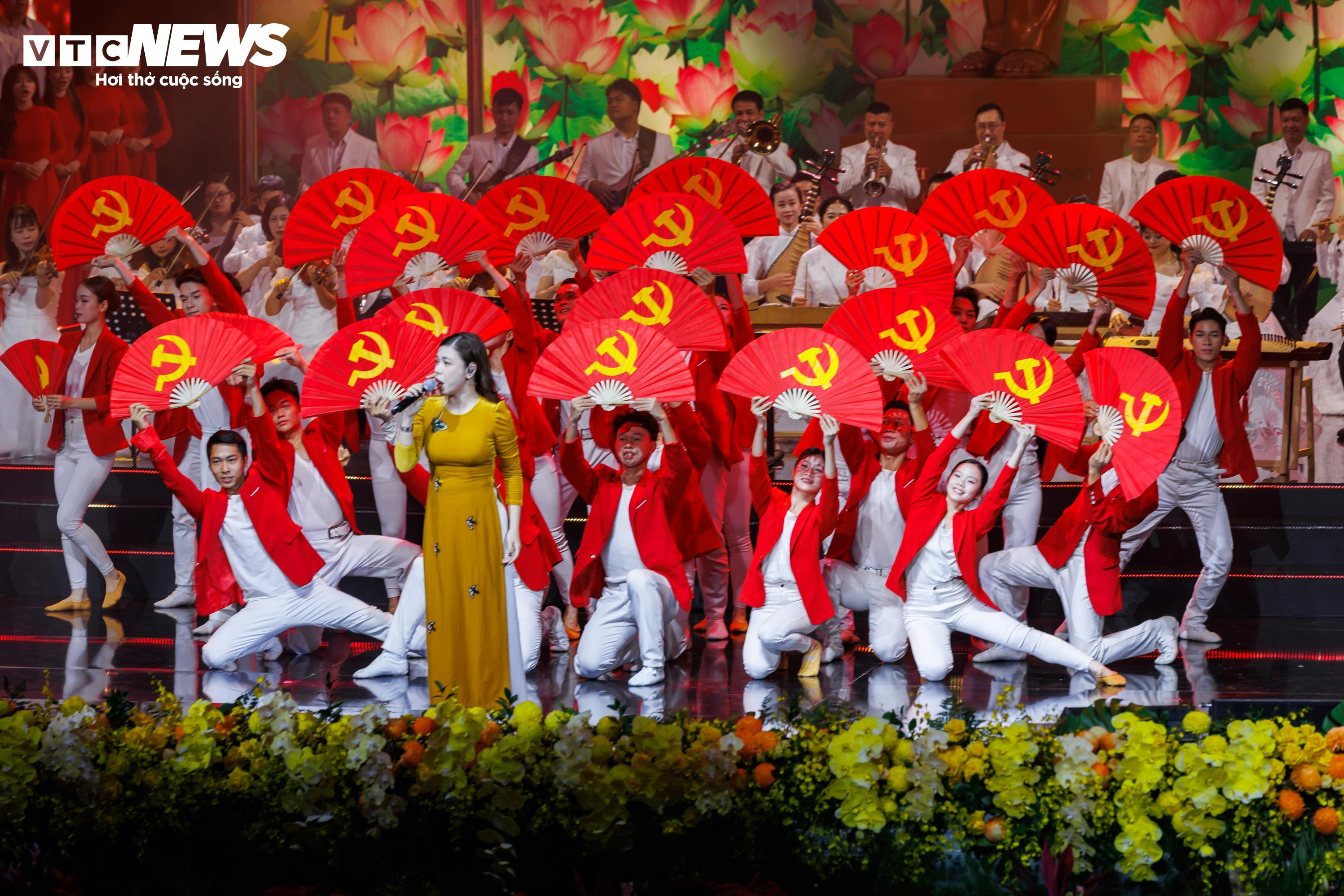 Lãnh đạo Đảng và Nhà nước dự Đại hội Thi đua yêu nước lần thứ XI - 8