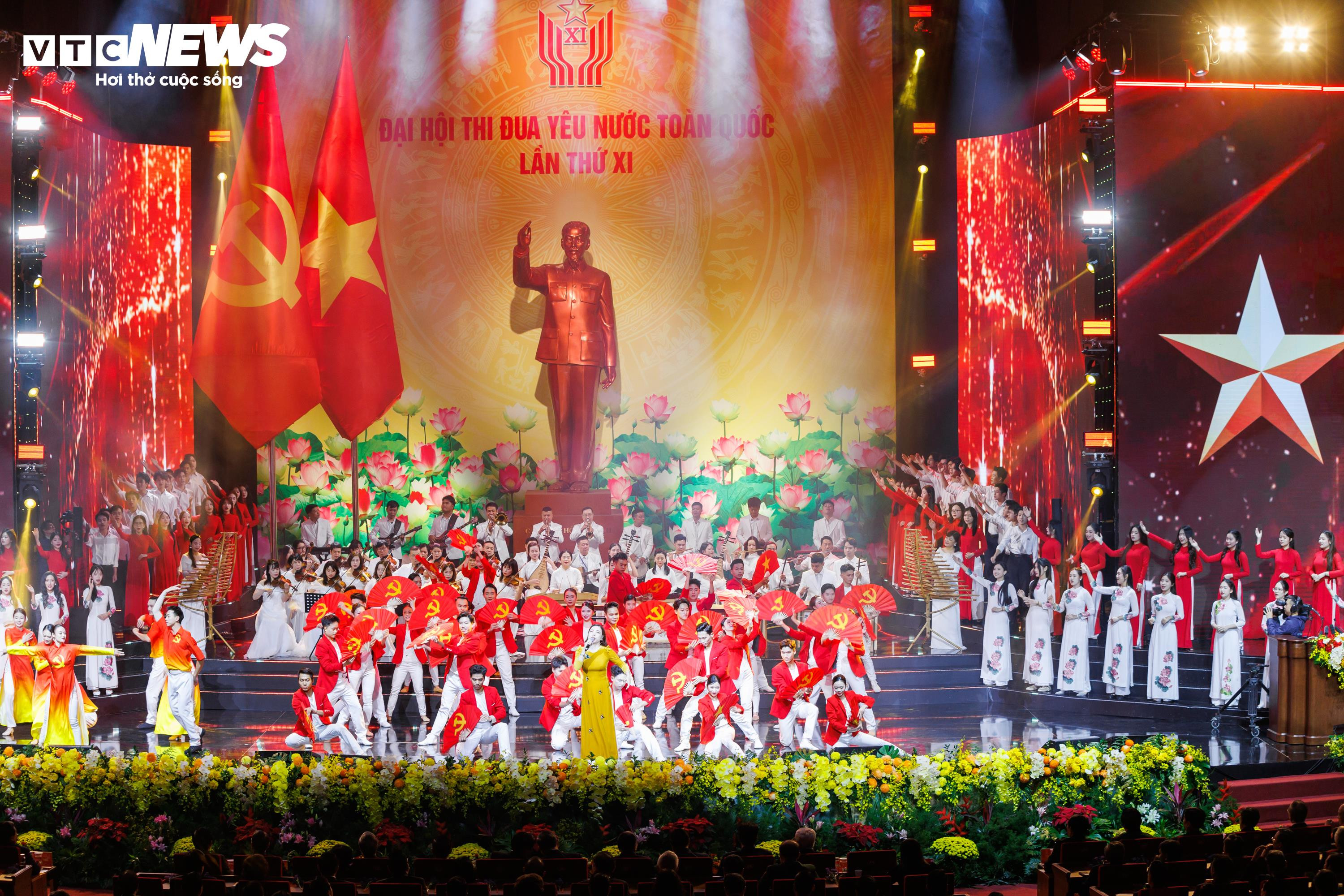 Lãnh đạo Đảng và Nhà nước dự Đại hội Thi đua yêu nước lần thứ XI - 7