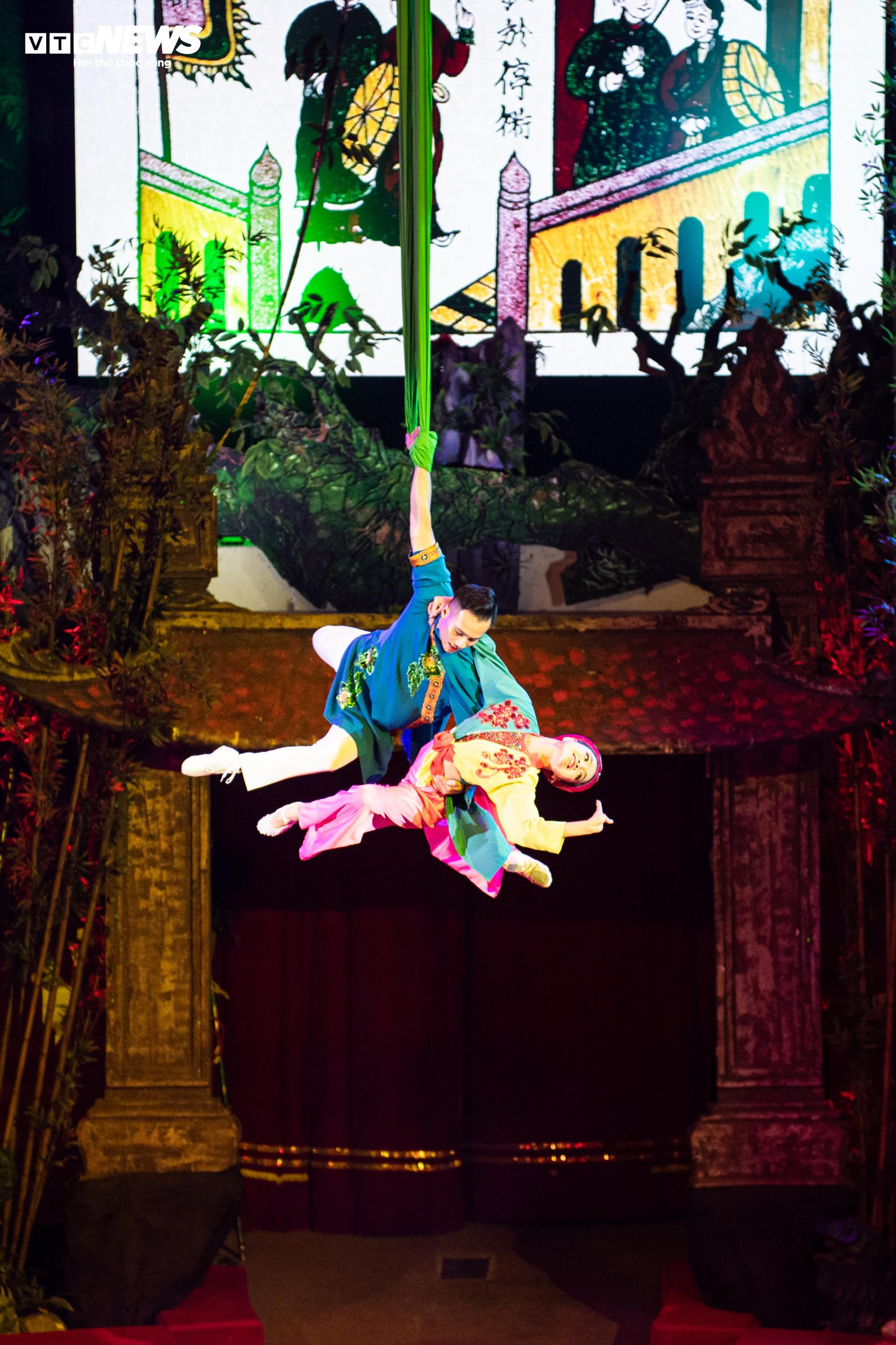 Khi tranh Đông Hồ biết bay lượn trong 'Chuyện nhà Tí' - 12