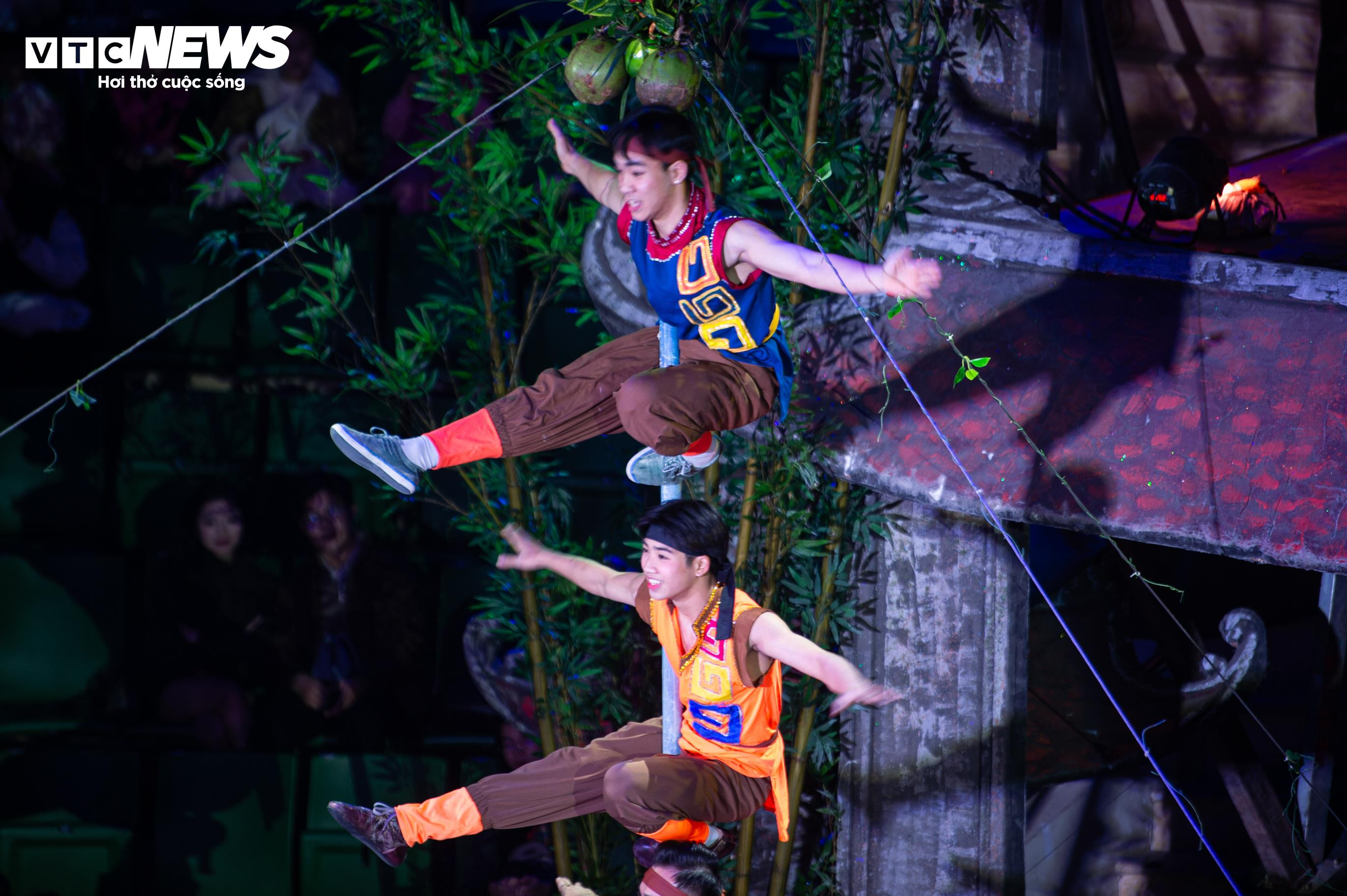 Khi tranh Đông Hồ biết bay lượn trong 'Chuyện nhà Tí' - 11