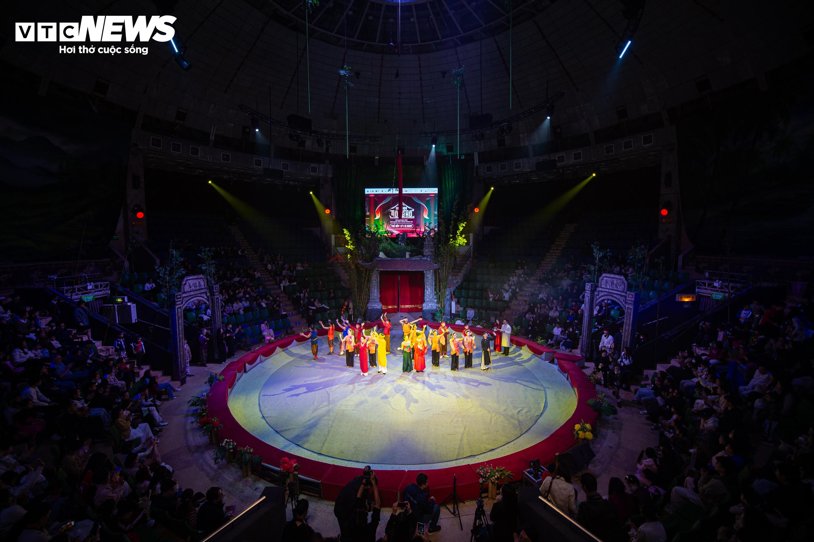 Khi tranh Đông Hồ biết bay lượn trong 'Chuyện nhà Tí' - 14