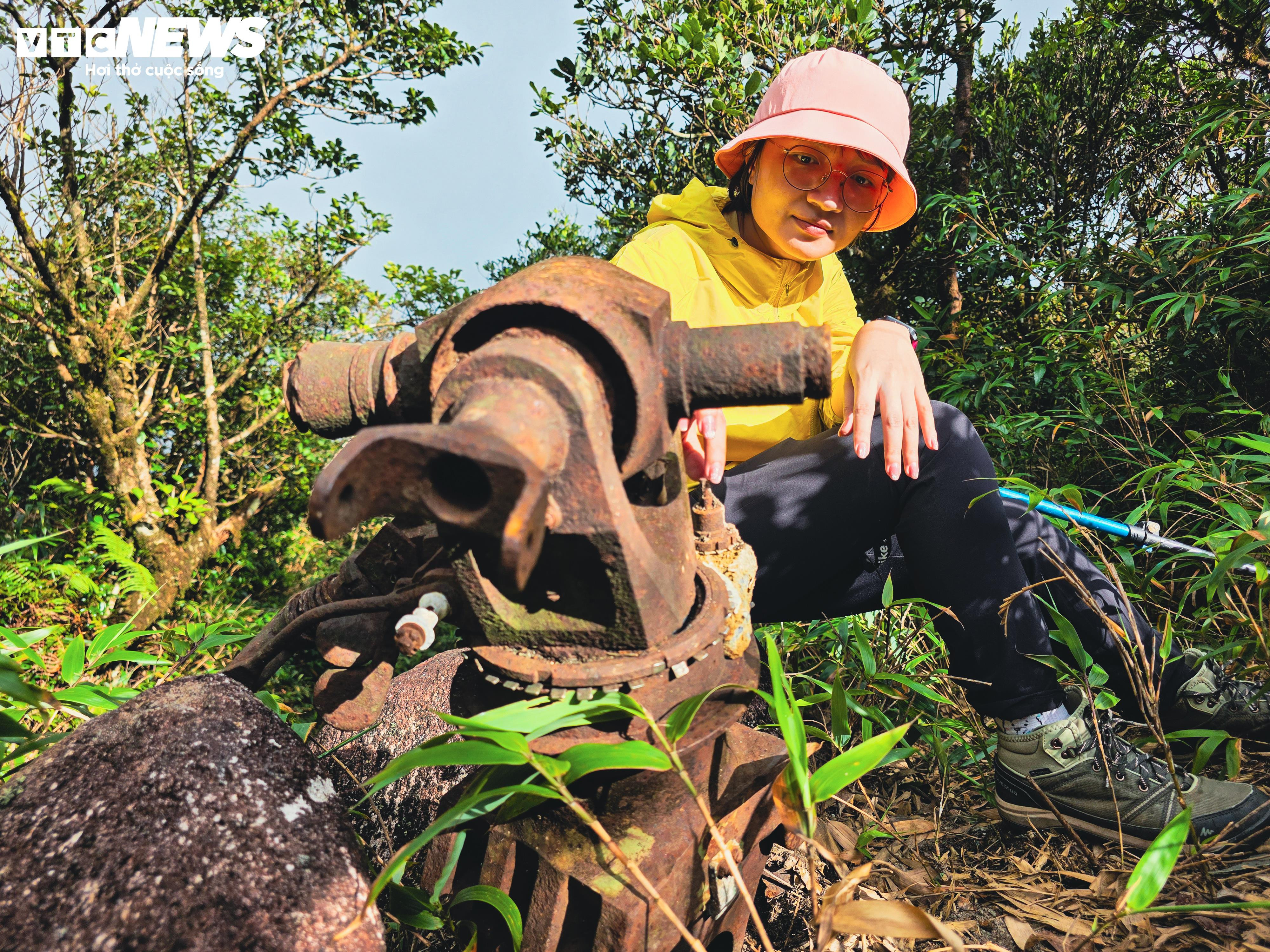 'Săn mây', ngắm cảnh đẹp hoang sơ trên 'nóc nhà' Quảng Trị ở dãy Trường Sơn - 7