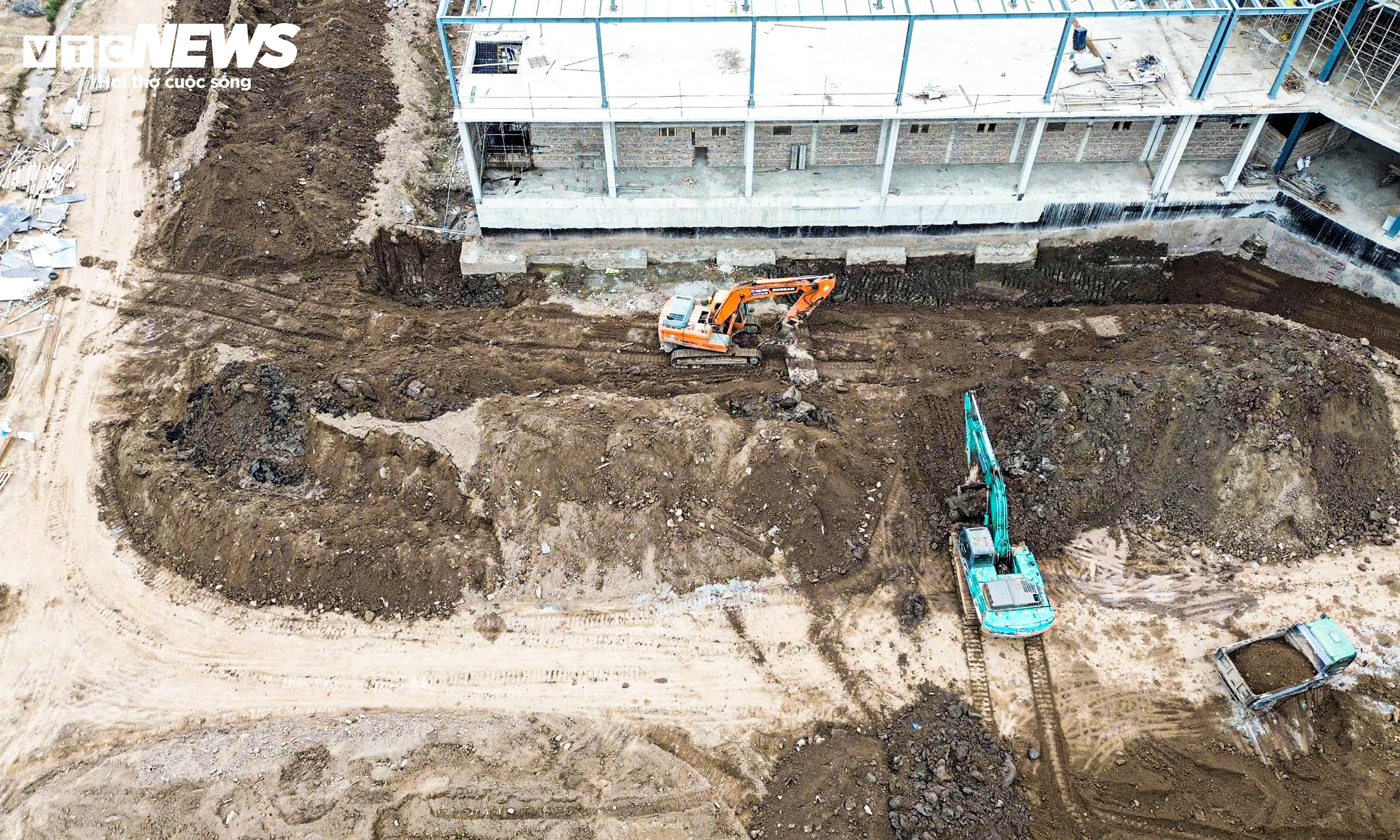 Mục sở thị bến xe khách đầu tiên của Hà Nội có hầm gửi 5.000m² sắp hoàn thành - 9