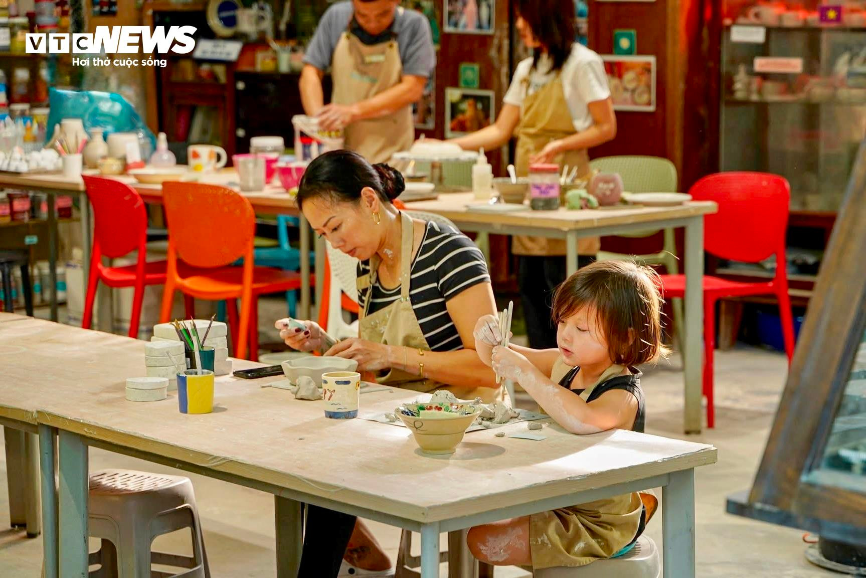  Làng gốm TP.HCM sôi động mùa tạo hình linh vật Tết Bính Ngọ 2026 - 17