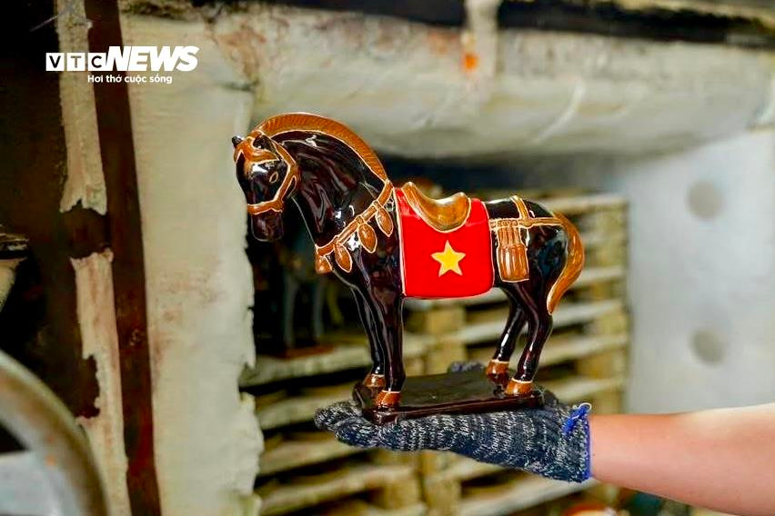  Làng gốm TP.HCM sôi động mùa tạo hình linh vật Tết Bính Ngọ 2026 - 9