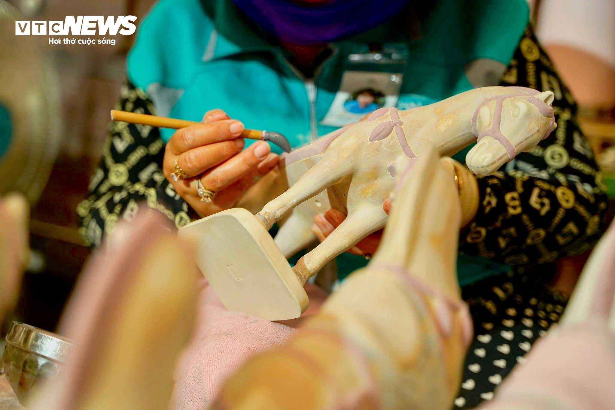  Làng gốm TP.HCM sôi động mùa tạo hình linh vật Tết Bính Ngọ 2026 - 5