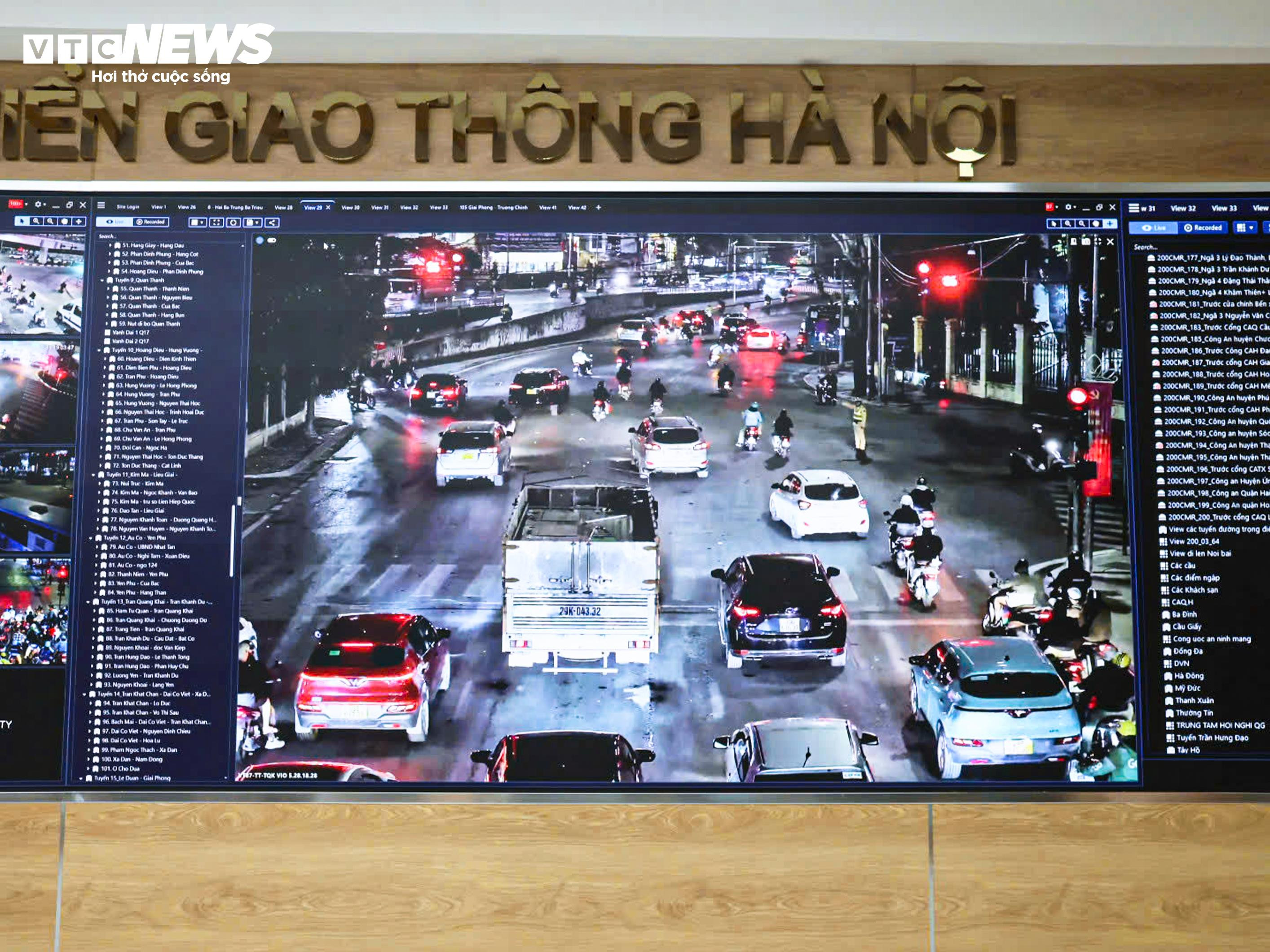 Bên trong trung tâm điều hành giao thông Hà Nội đêm Giao thừa năm mới 2026 - 7