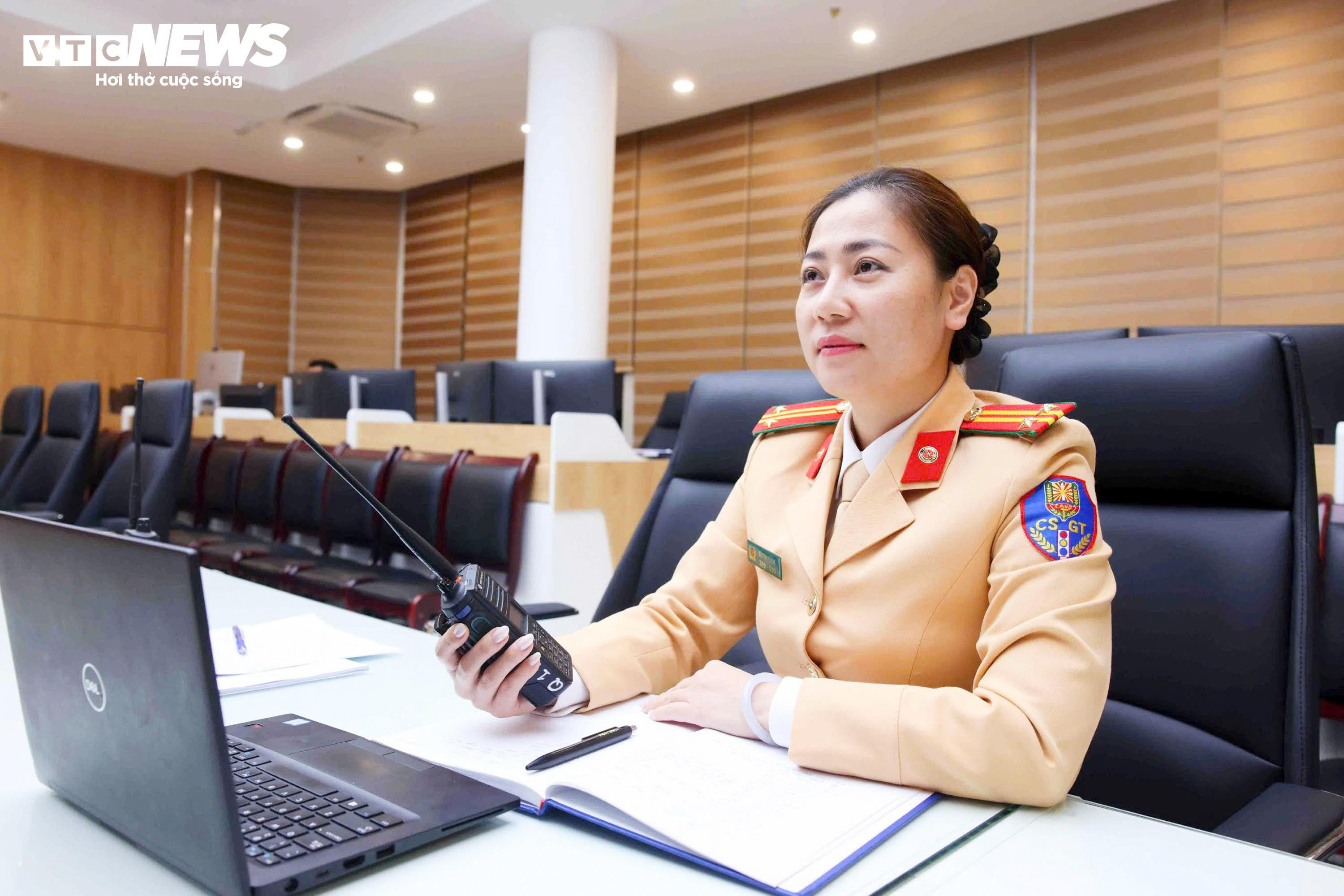 Bên trong trung tâm điều hành giao thông Hà Nội đêm Giao thừa năm mới 2026 - 9