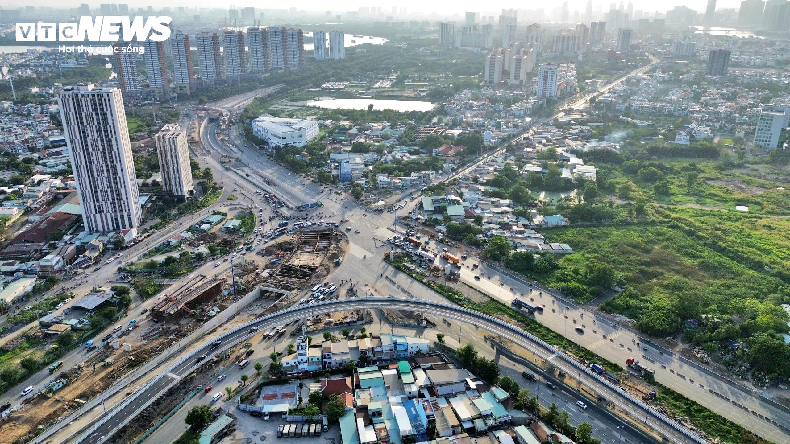 Tình trạng giao thông trái ngược ở các cửa ngõ TP.HCM sau Tết Dương lịch 2026 - 1