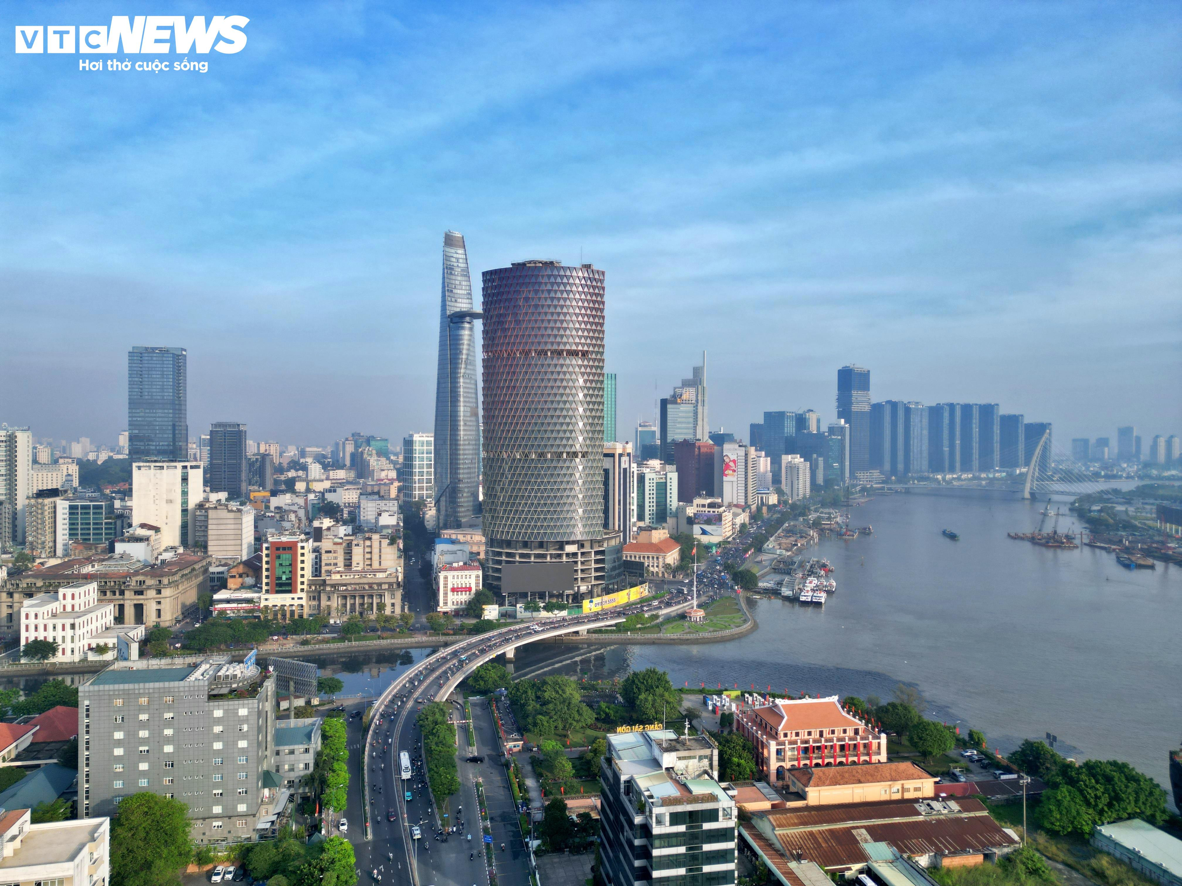 Ngày đầu trở lại làm việc sau kỳ nghỉ lễ, giao thông TP.HCM ra sao? - 1