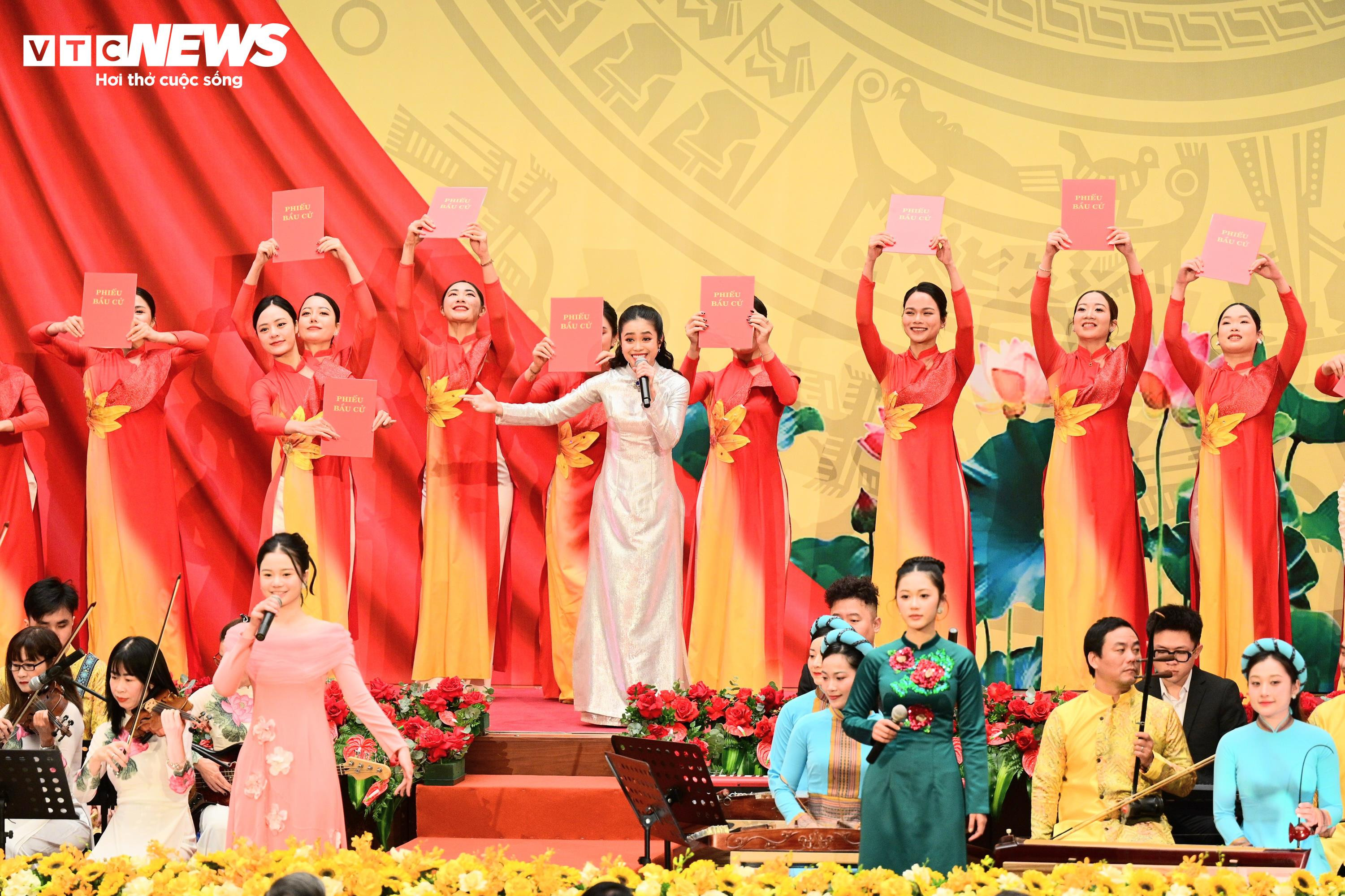 Toàn cảnh lễ kỷ niệm 80 năm Ngày Tổng tuyển cử đầu tiên bầu Quốc hội Việt Nam - 14