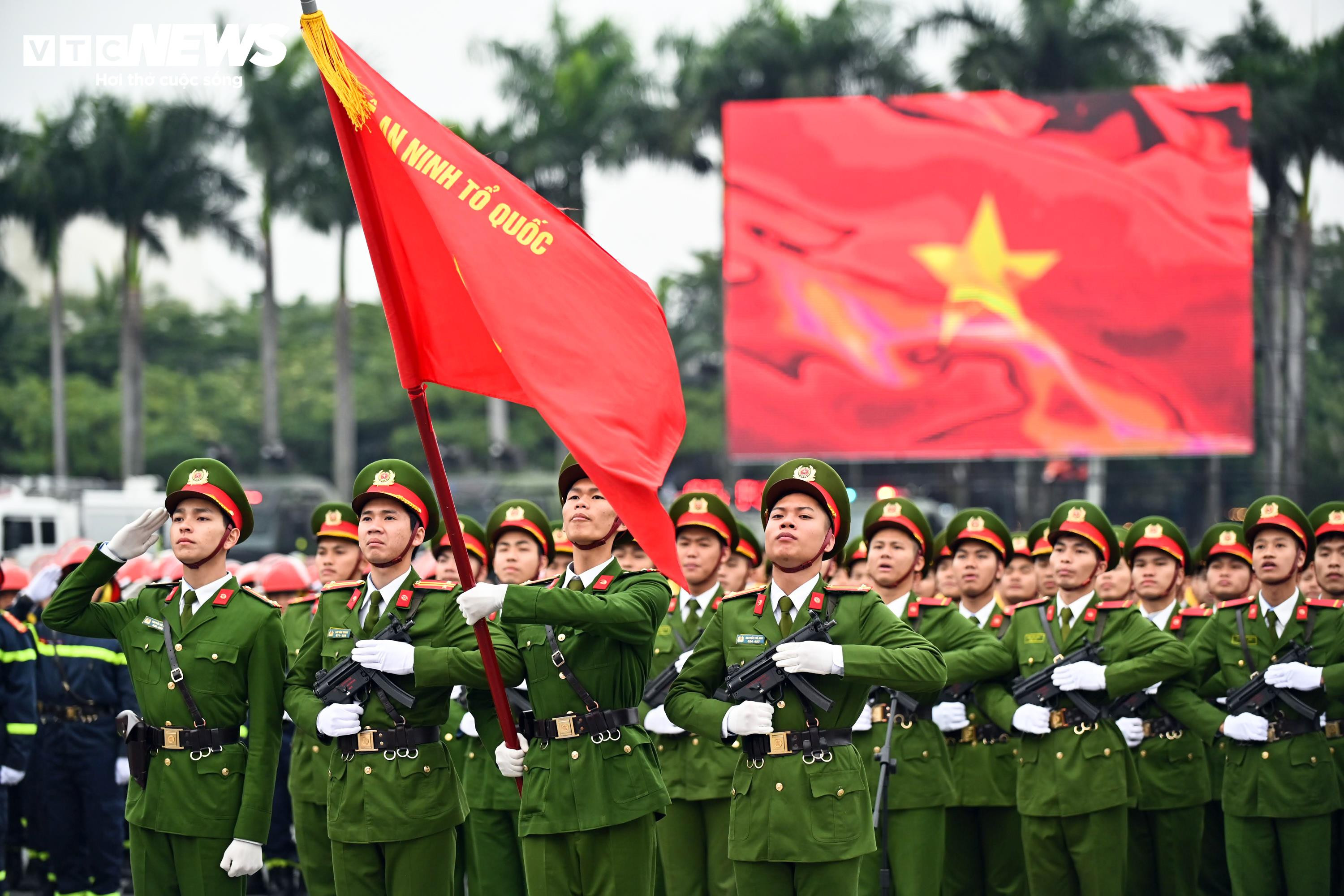 Lực lượng công an và khí tài hiện đại diễn tập bảo vệ Đại hội XIV của Đảng - 2