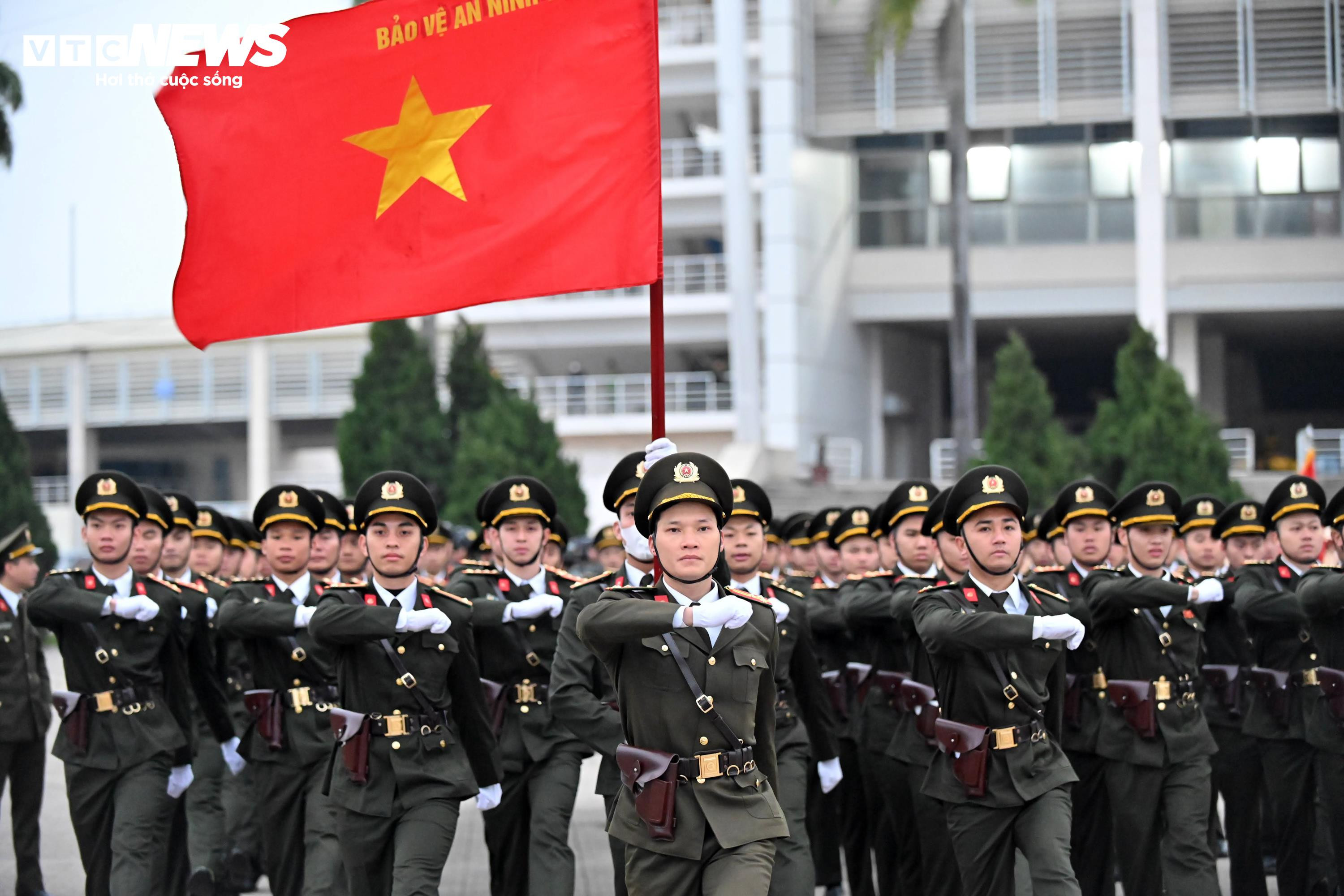 Lực lượng công an và khí tài hiện đại diễn tập bảo vệ Đại hội XIV của Đảng - 13