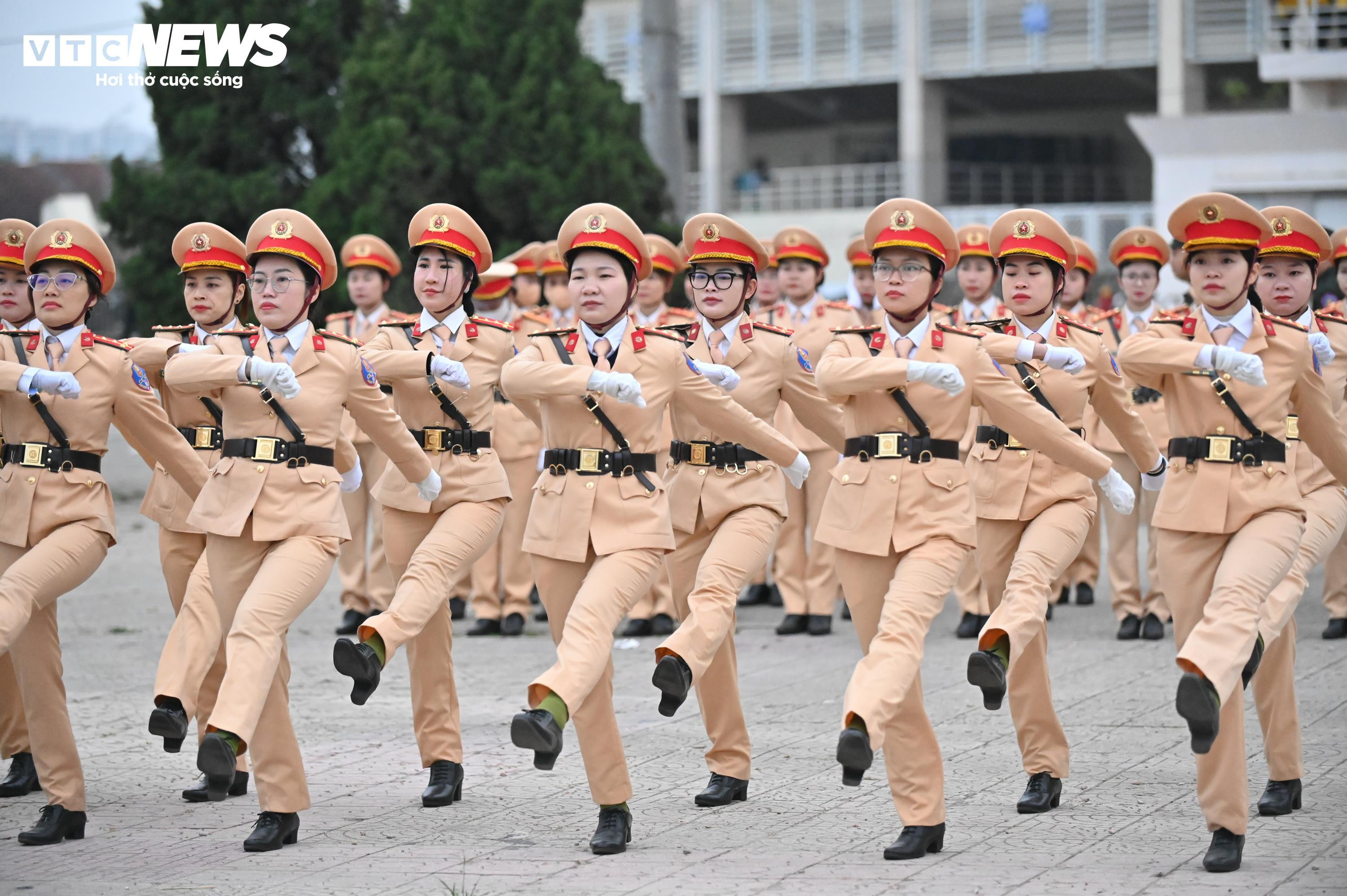Lực lượng công an và khí tài hiện đại diễn tập bảo vệ Đại hội XIV của Đảng - 5