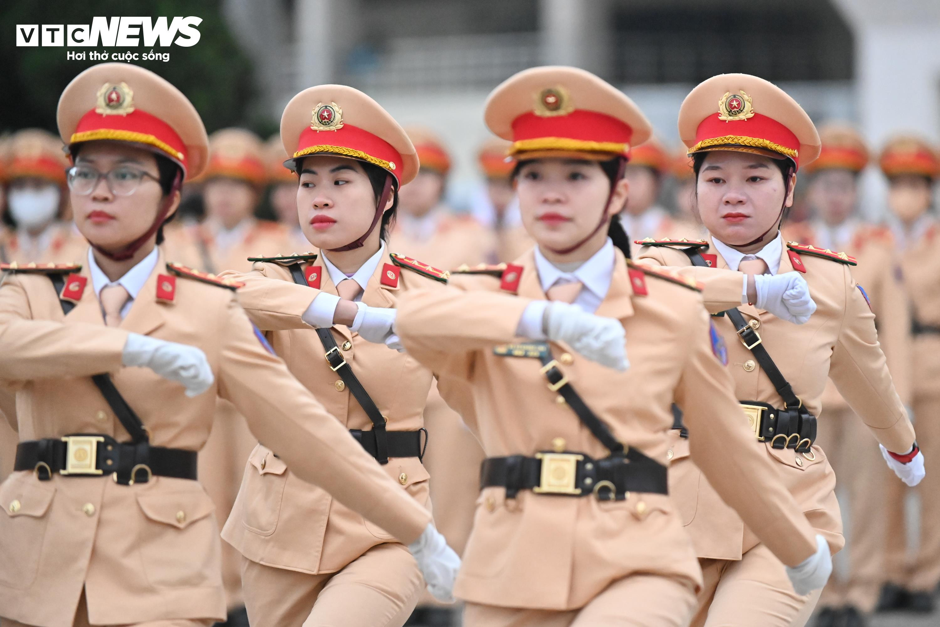 Lực lượng công an và khí tài hiện đại diễn tập bảo vệ Đại hội XIV của Đảng - 6