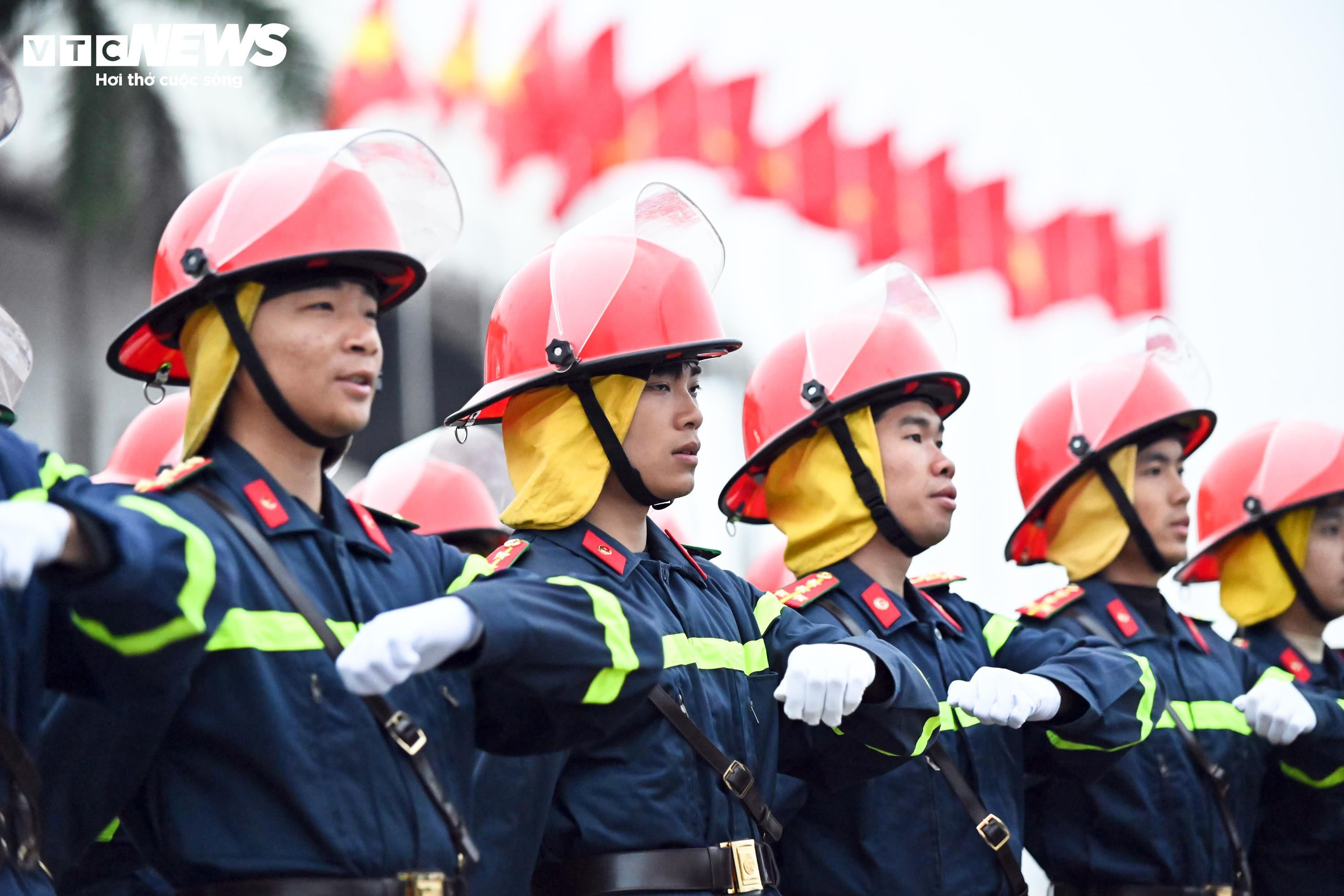 Lực lượng công an và khí tài hiện đại diễn tập bảo vệ Đại hội XIV của Đảng - 12
