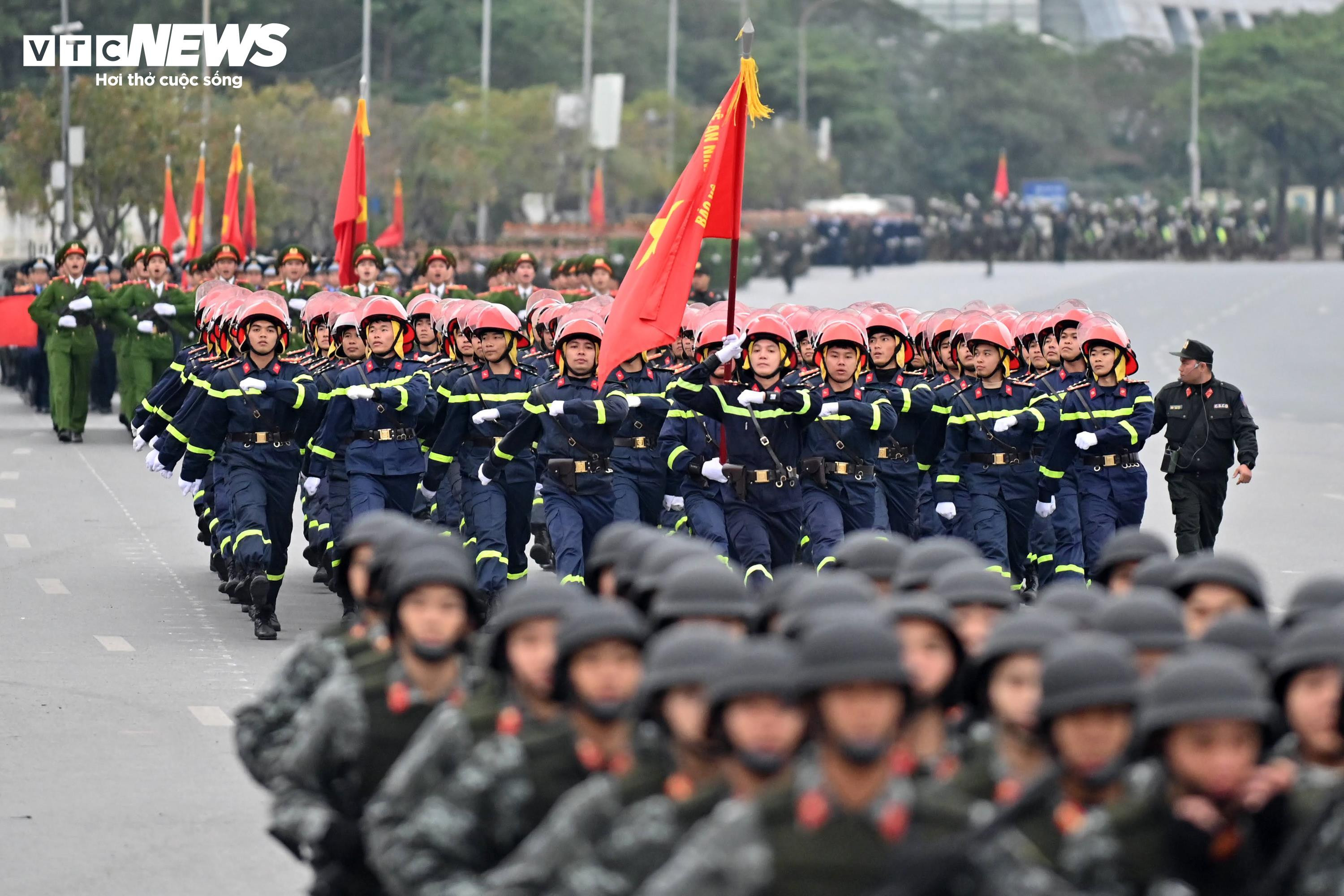 Lực lượng công an và khí tài hiện đại diễn tập bảo vệ Đại hội XIV của Đảng - 9