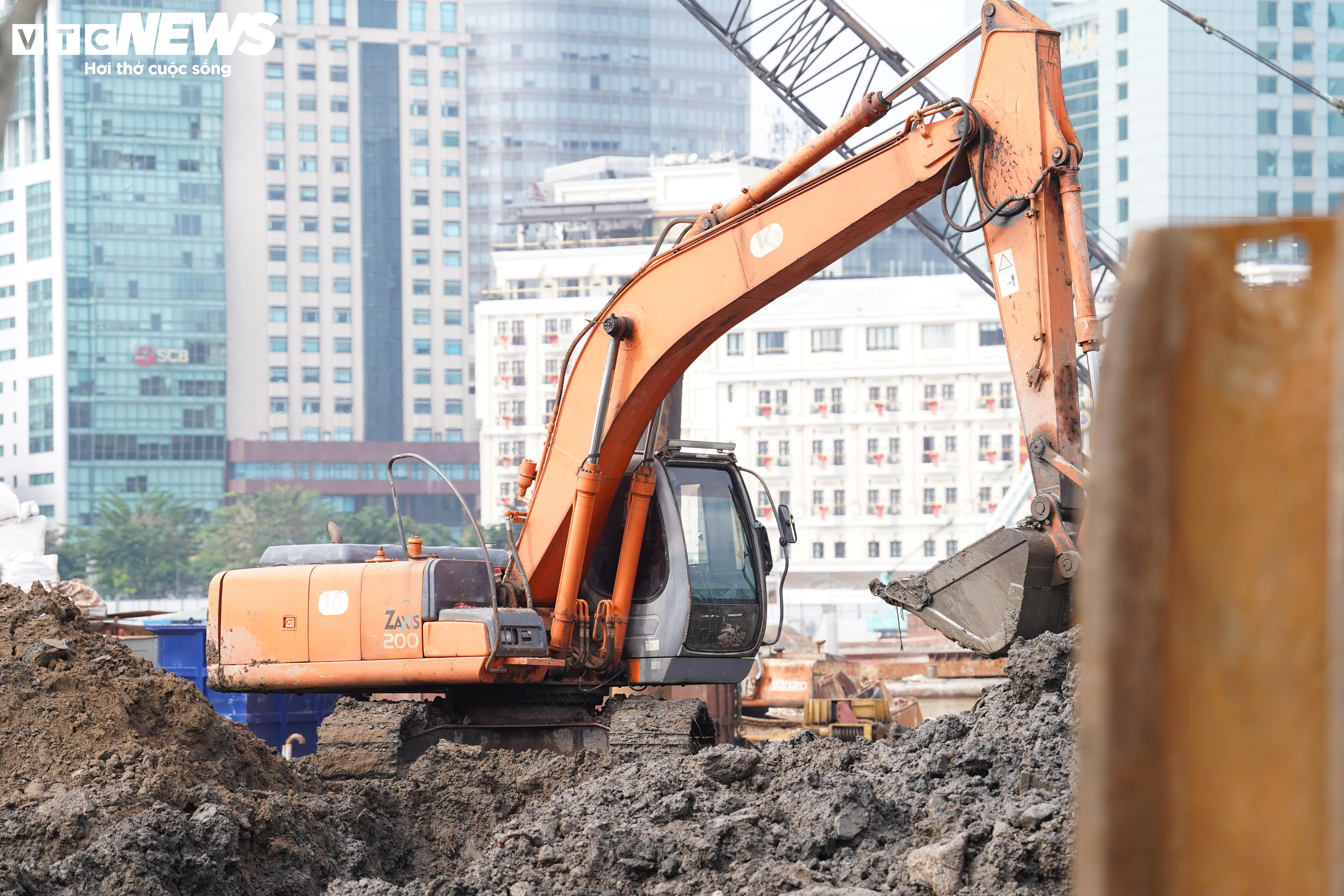 Cầu đi bộ nghìn tỷ qua sông Sài Gòn dần lộ diện sau 9 tháng thi công - 5