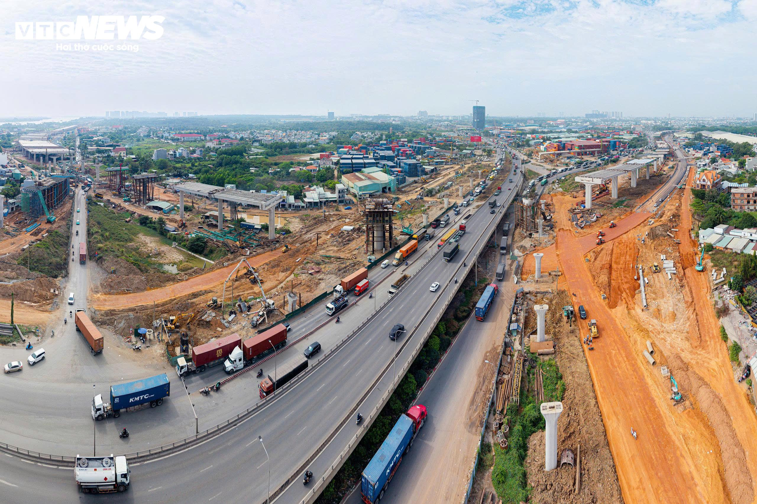 Đại công trường nút giao Tân Vạn chạy nước rút - 15