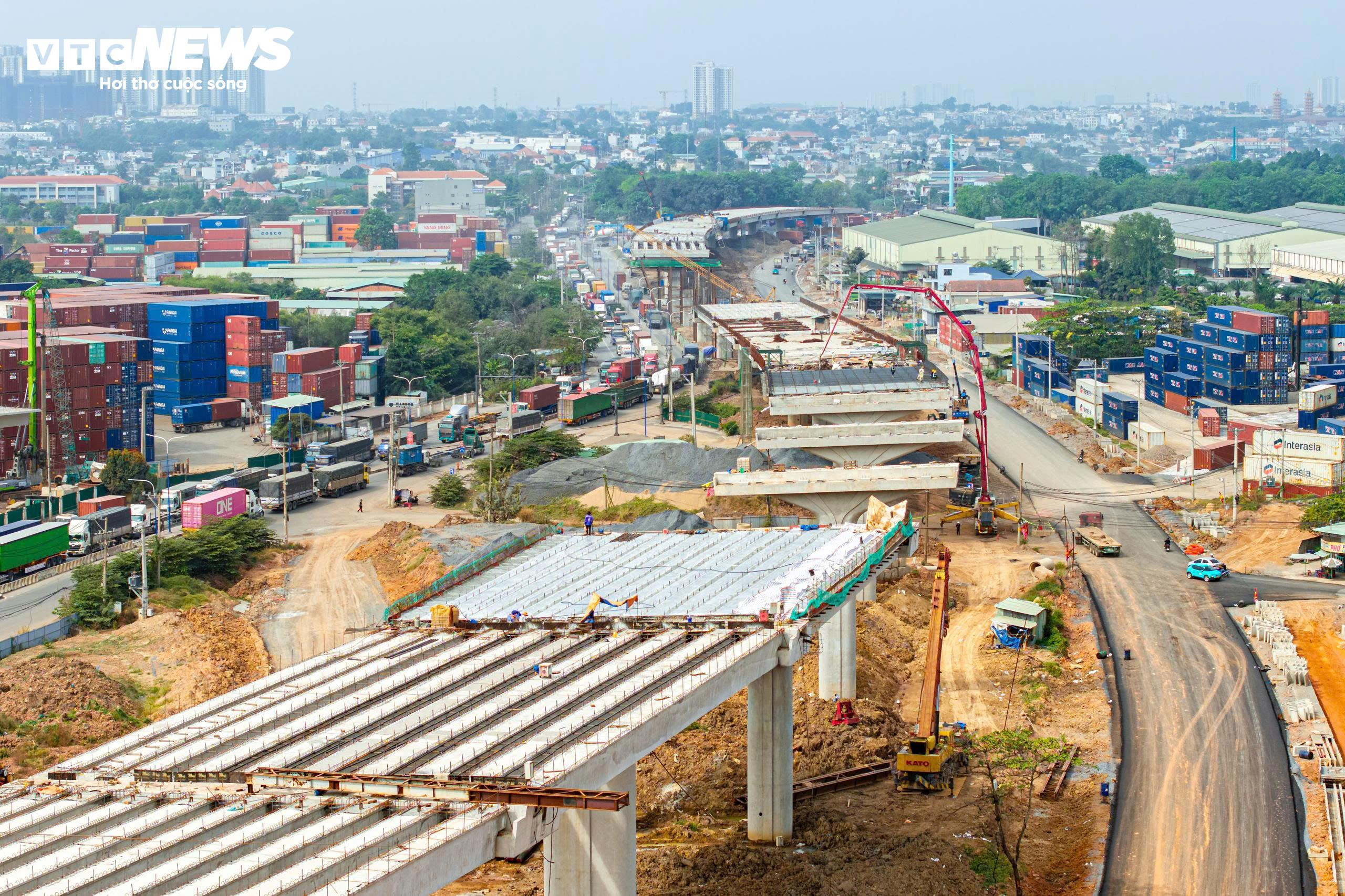 Đại công trường nút giao Tân Vạn chạy nước rút - 13