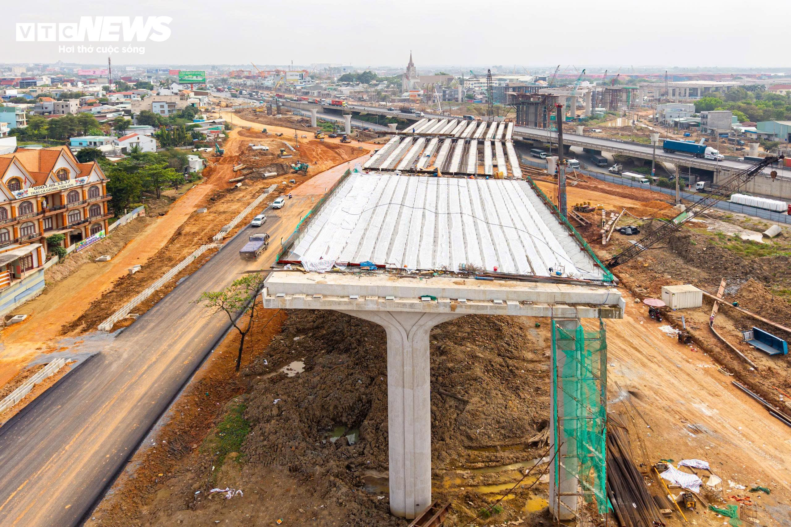 Đại công trường nút giao Tân Vạn chạy nước rút - 12
