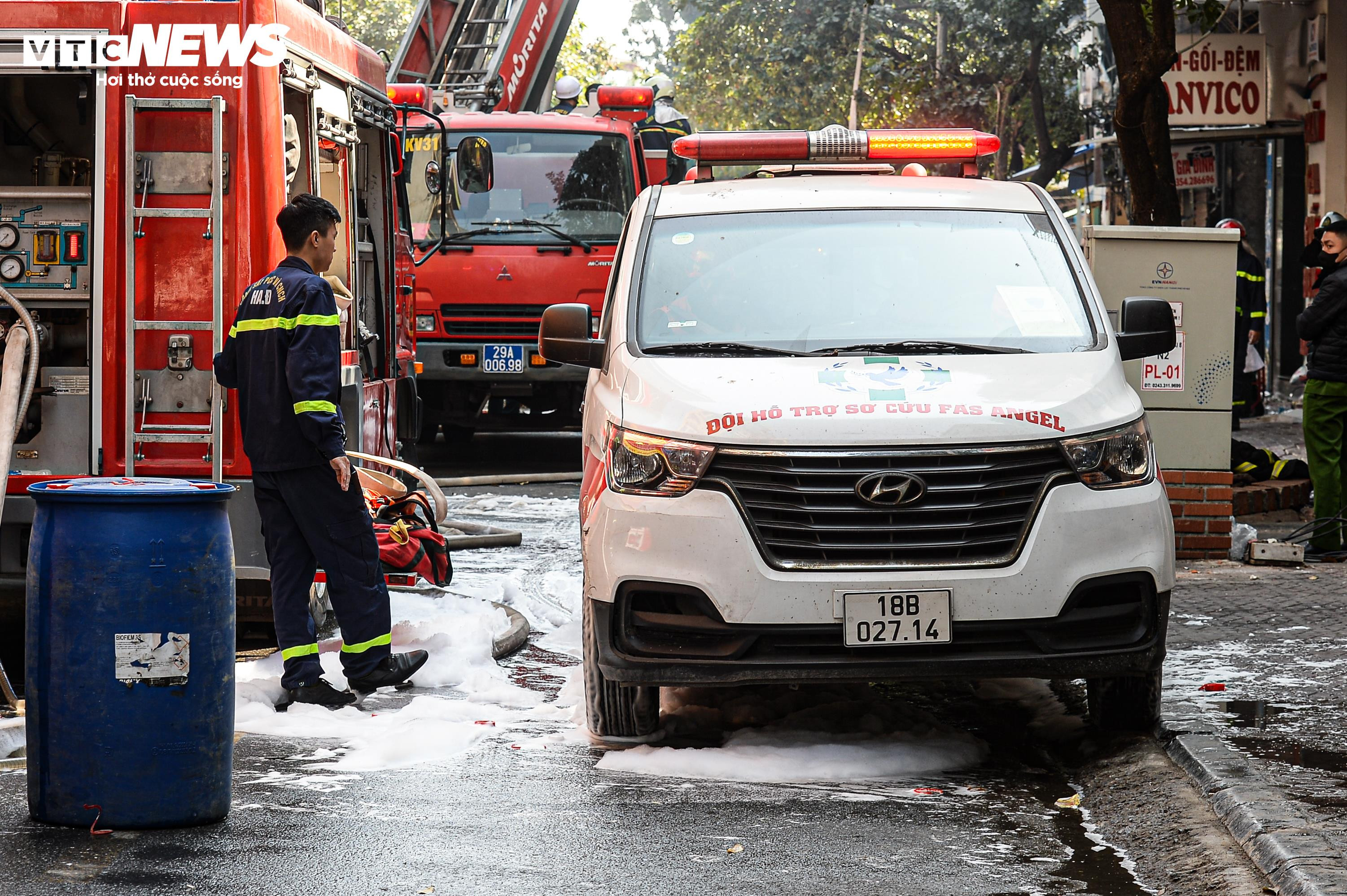 Hiện trường vụ cháy nhà ở Hà Nội khiến 2 người thiệt mạng - 13