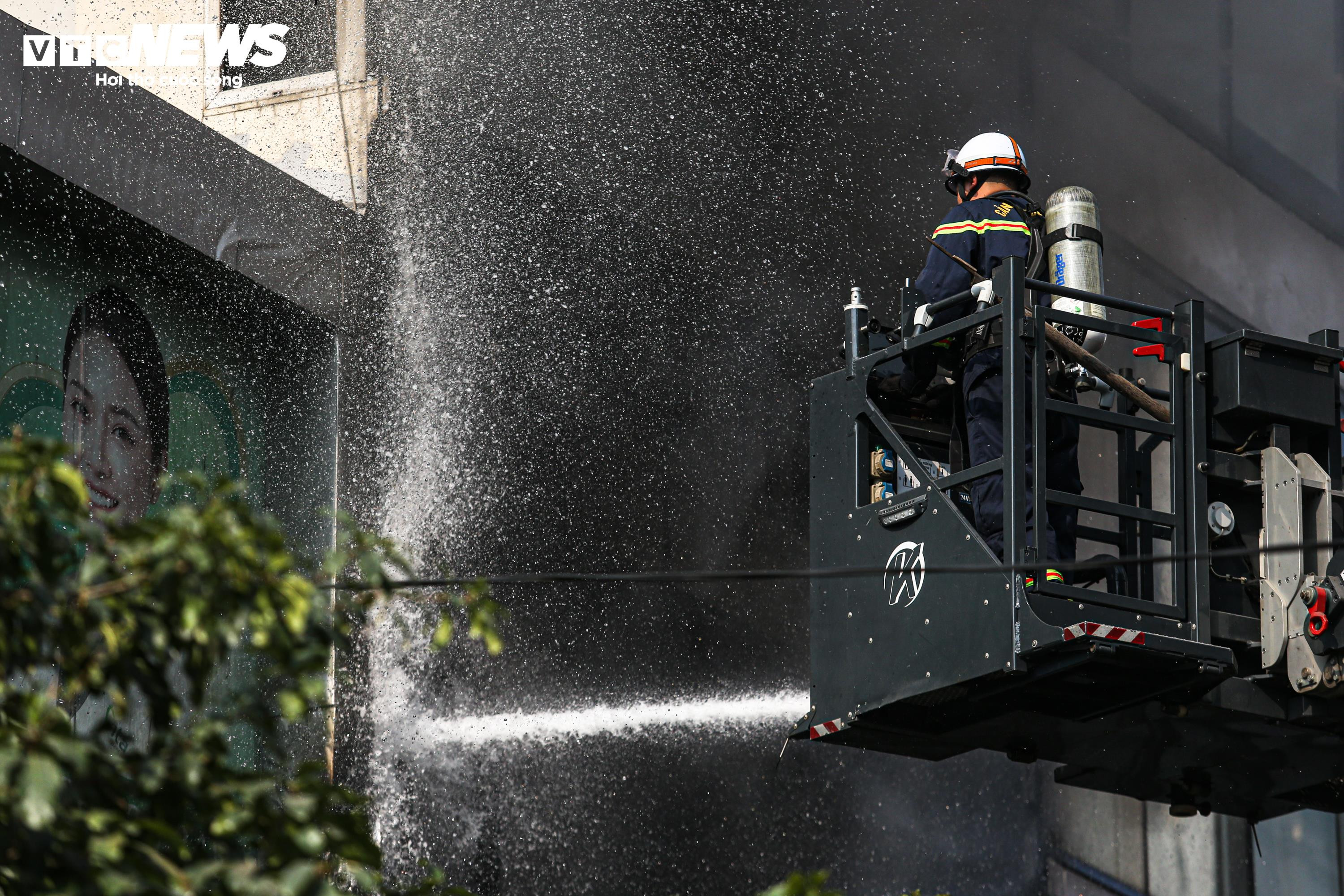 Hiện trường vụ cháy nhà ở Hà Nội khiến 2 người thiệt mạng - 6