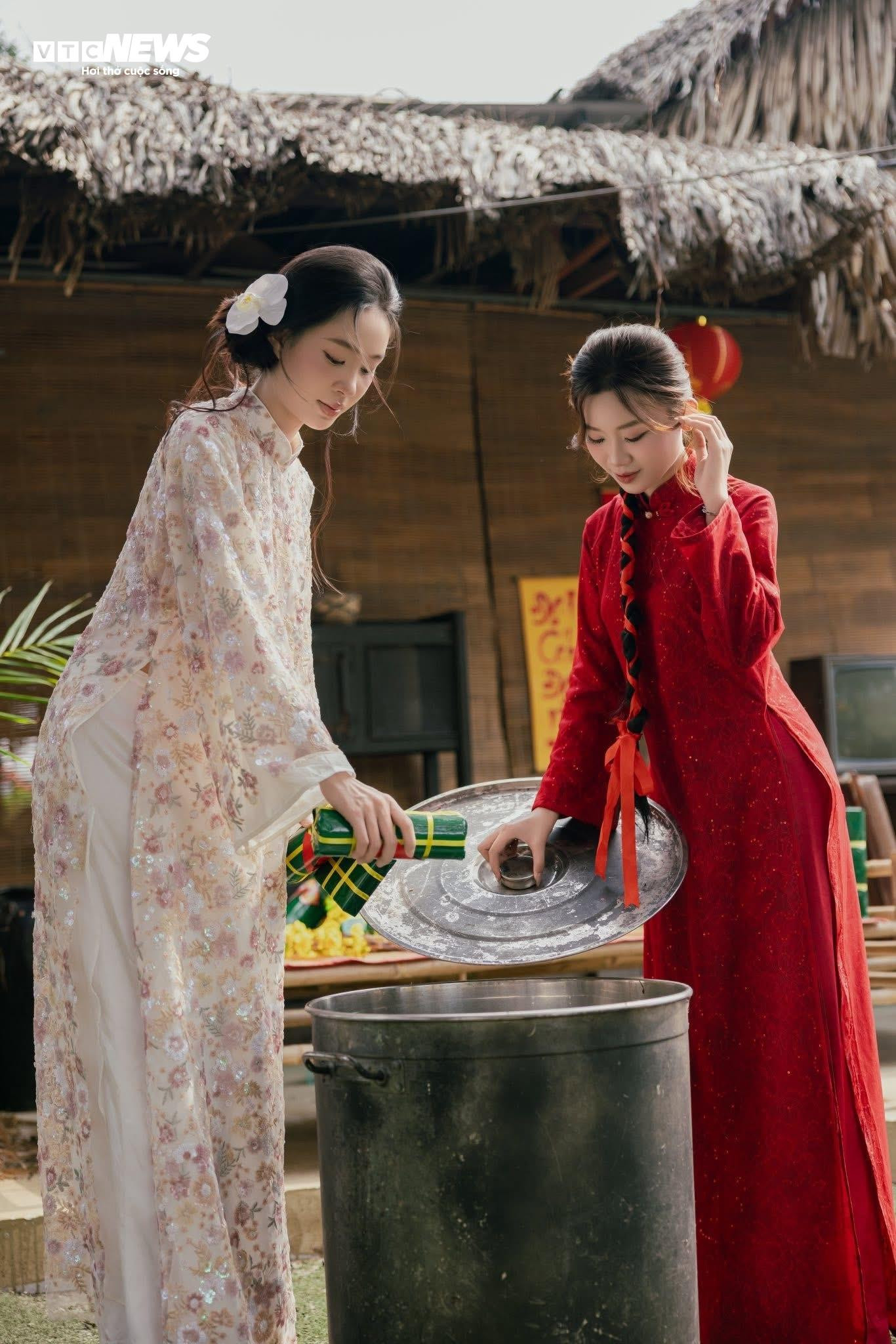 Sắc xuân rực rỡ qua những bộ ảnh áo dài của giới trẻ TP.HCM - 10