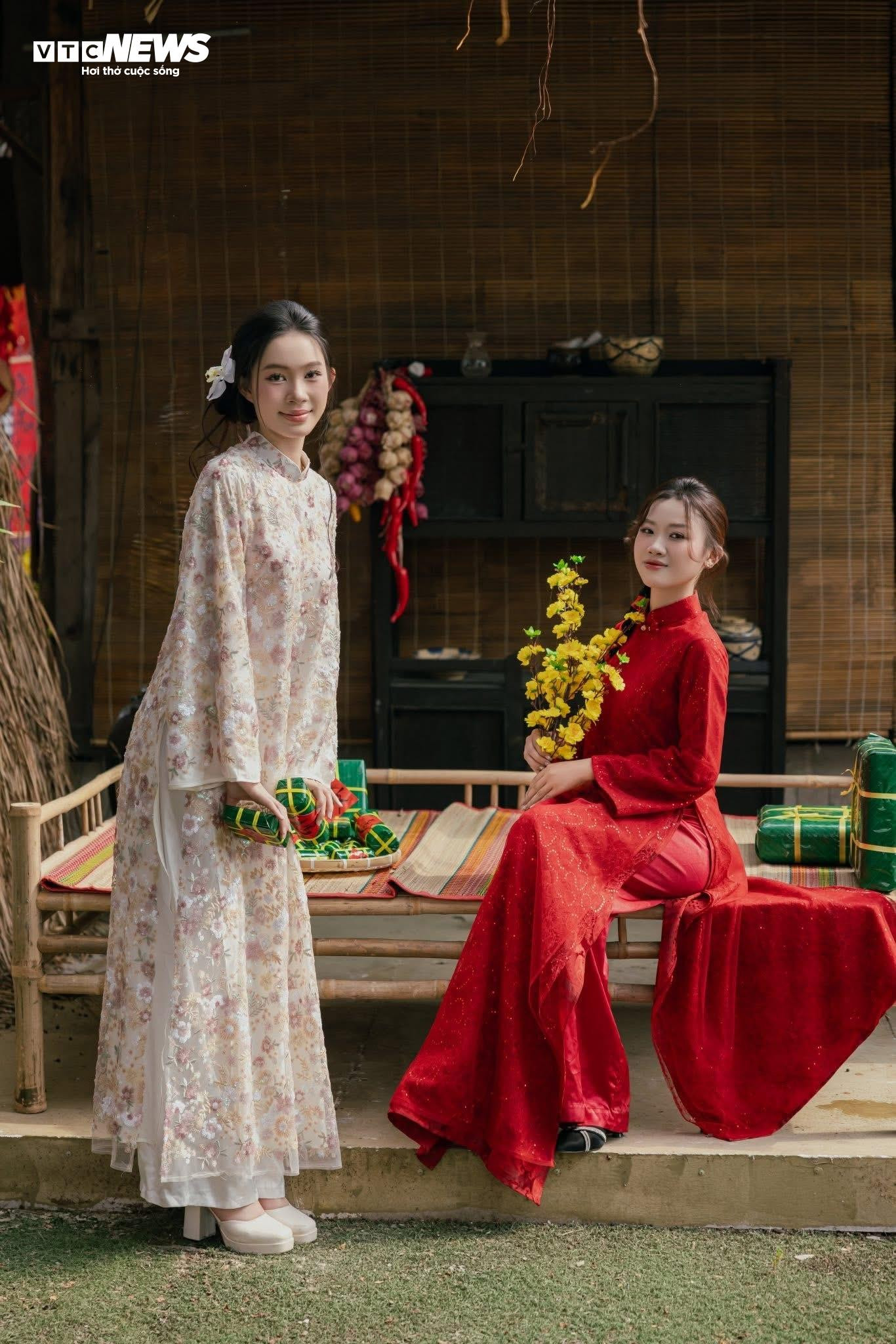 Sắc xuân rực rỡ qua những bộ ảnh áo dài của giới trẻ TP.HCM - 11