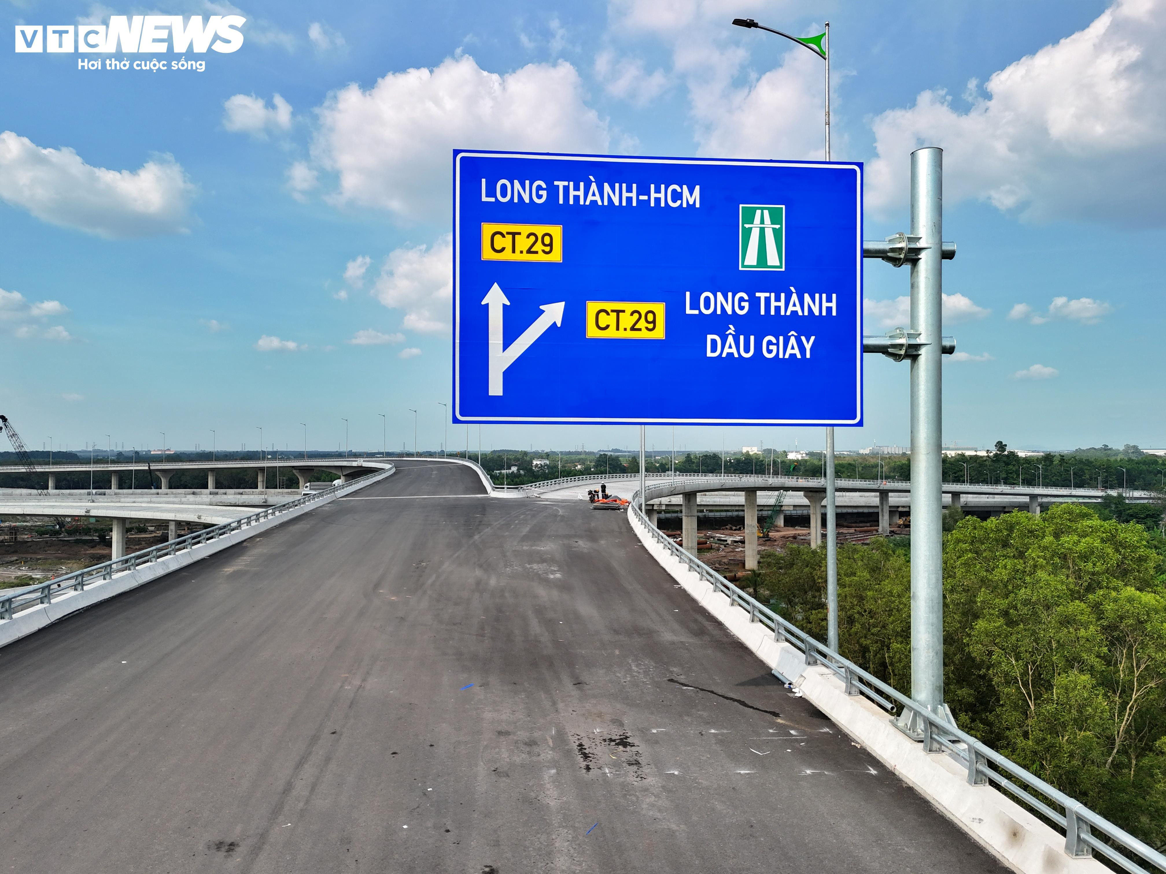 Hai siêu nút giao nối cao tốc với sân bay Long Thành tăng tốc về đích - 6