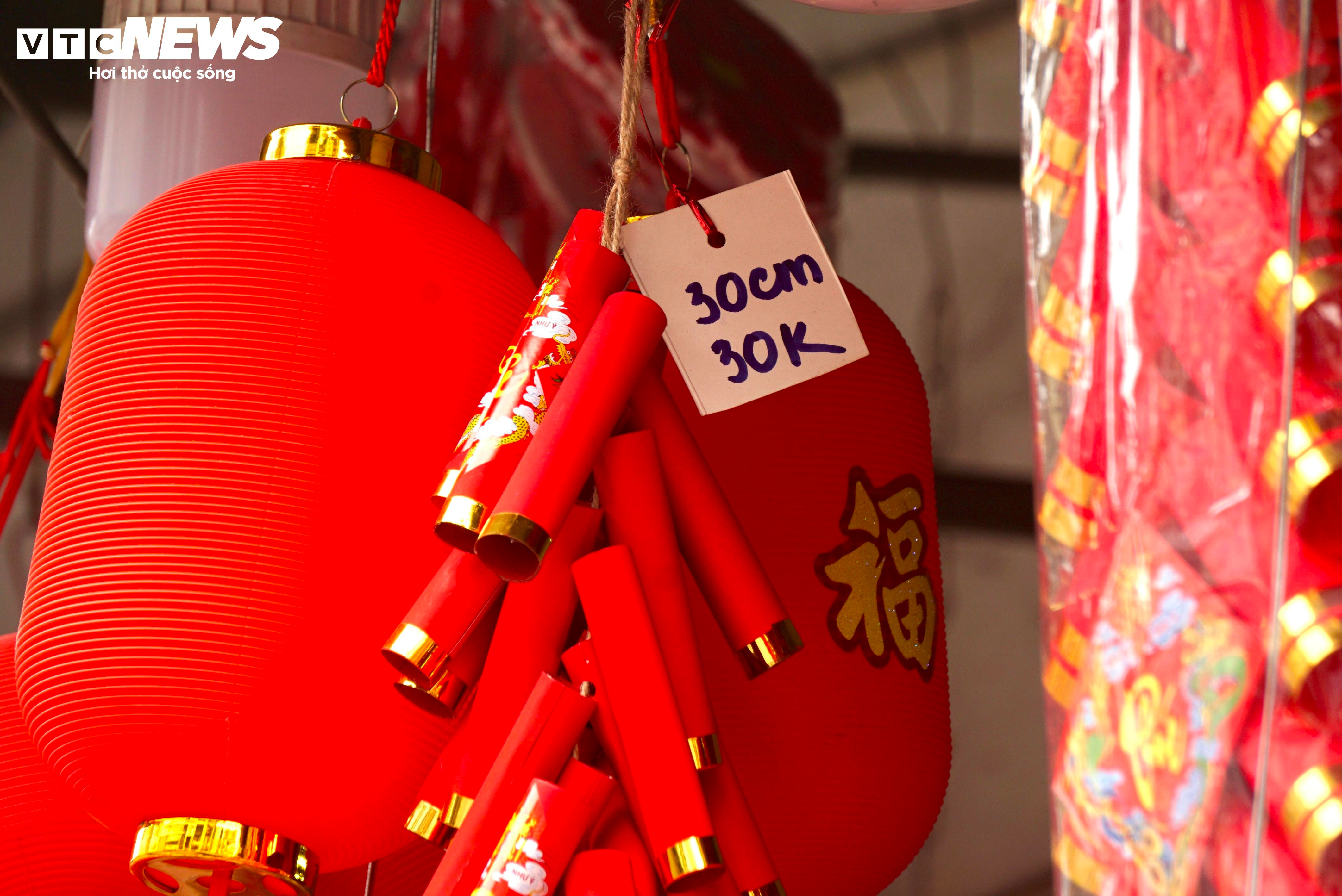 Tiểu thương TP.HCM: 'Bày hàng Tết sớm tạo không khí, bán chưa được bao nhiêu' - 7