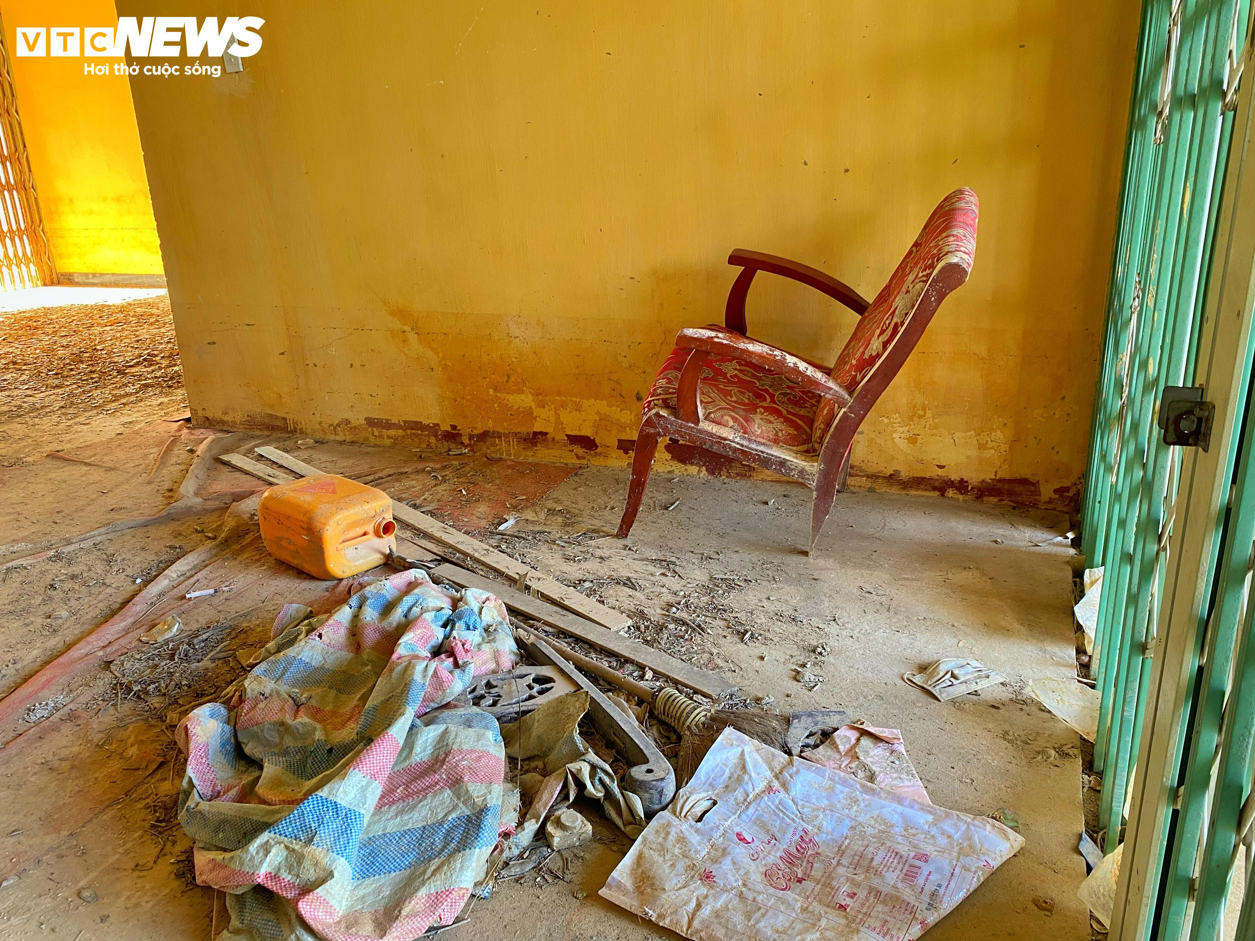 Bên trong chung cư 'ma' bỏ hoang hơn thập kỷ ở Huế - 9