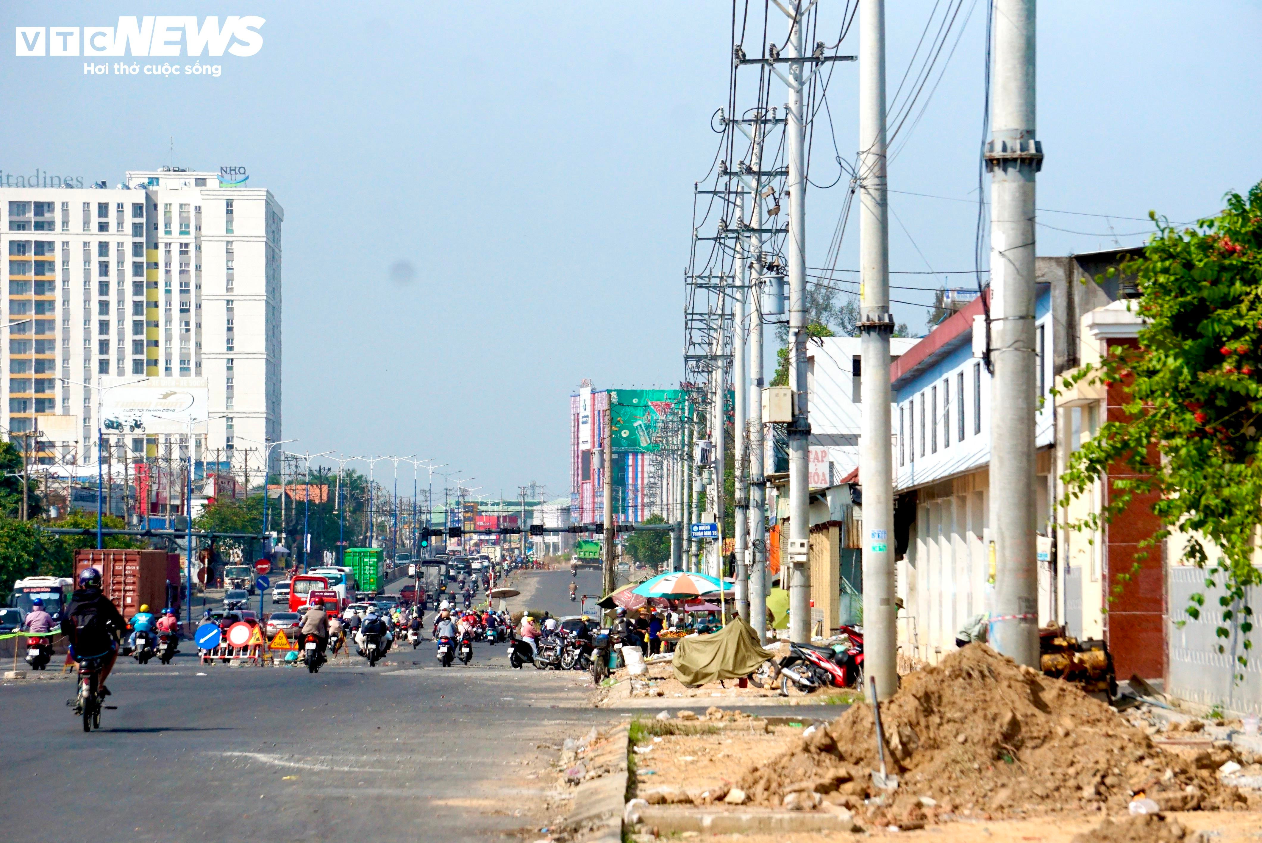 Diện mạo dự án mở rộng Quốc lộ 13 đoạn qua Bình Dương cũ sau 4 năm thi công - 17