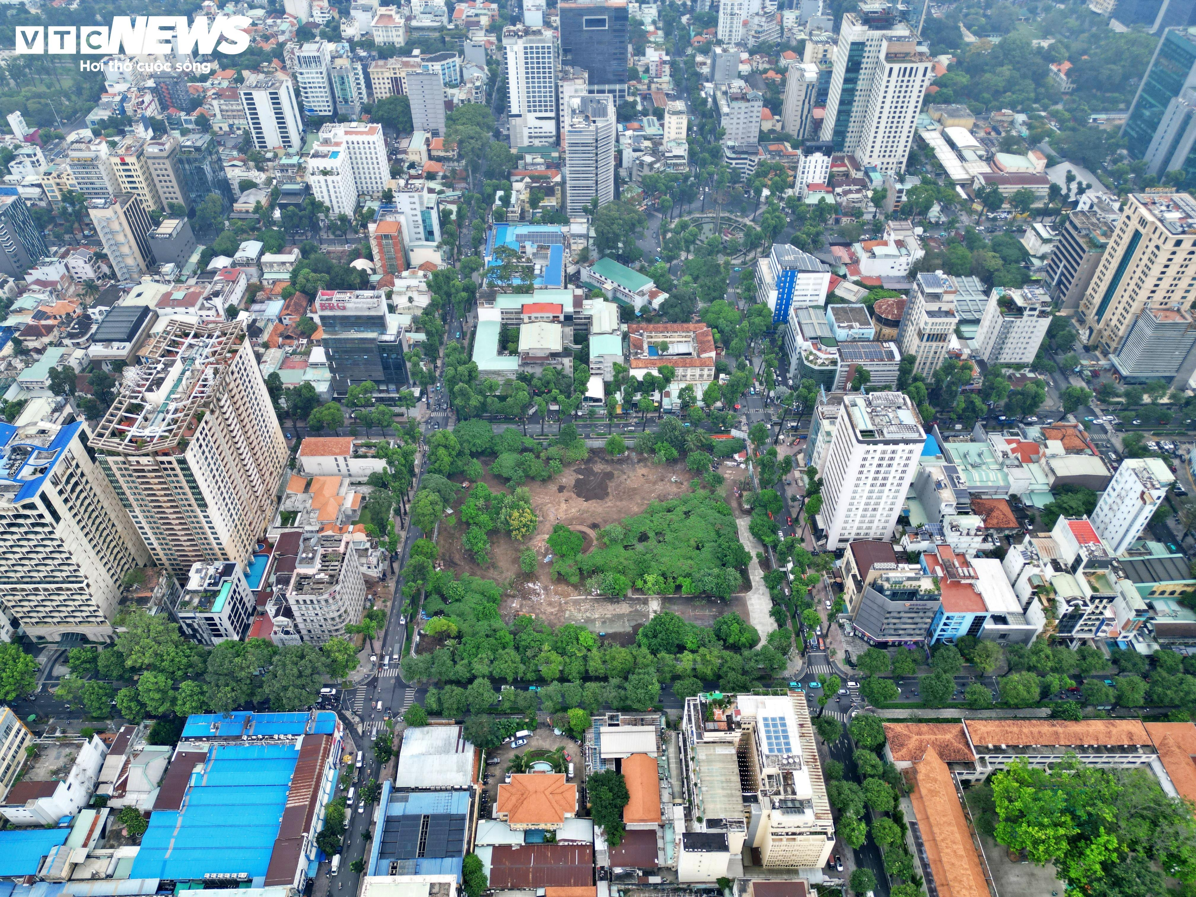 Tất bật dọn dẹp khu ‘đất vàng’ ở TP.HCM làm công viên, vườn hoa Tết Bính Ngọ - 2