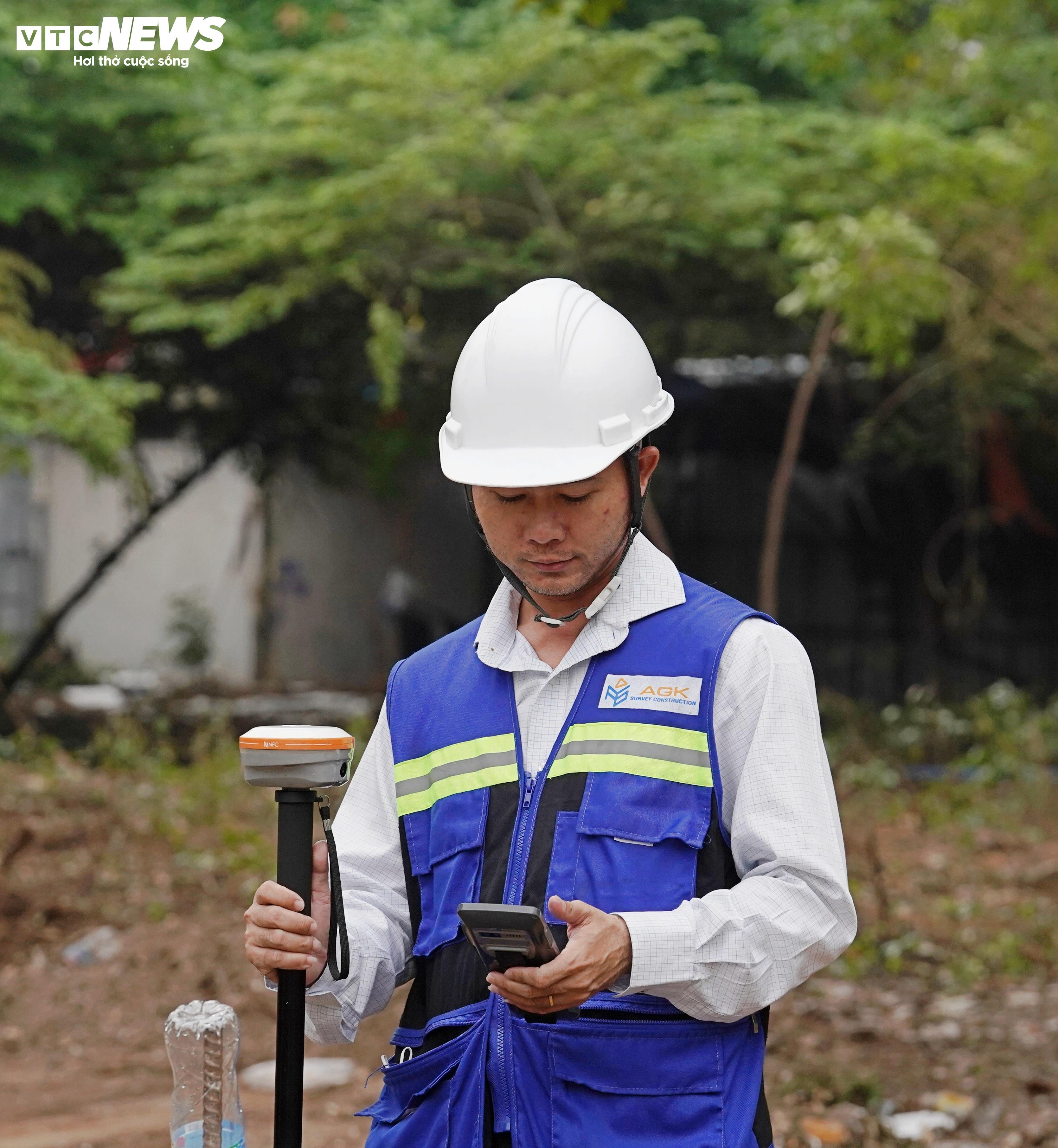 Tất bật dọn dẹp khu ‘đất vàng’ ở TP.HCM làm công viên, vườn hoa Tết Bính Ngọ - 3