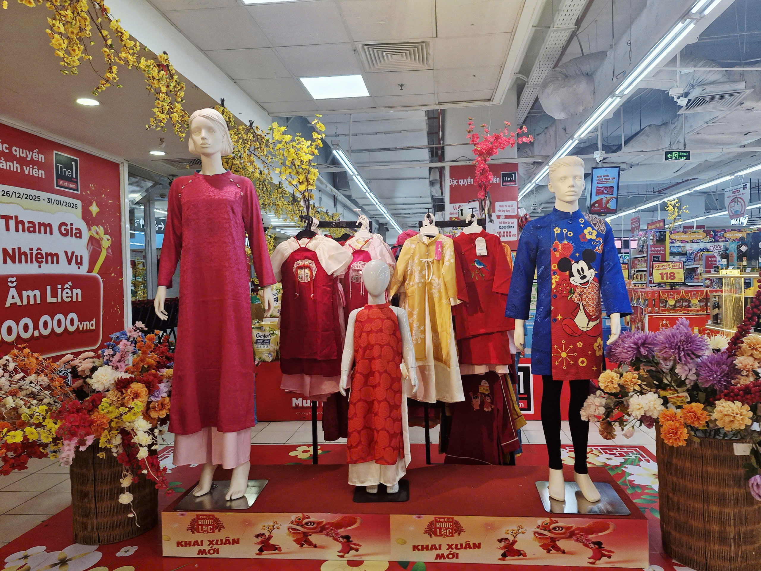 Siêu thị ở TP.HCM tung khuyến mãi ồ ạt, người dân tranh thủ sắm Tết sớm - 12