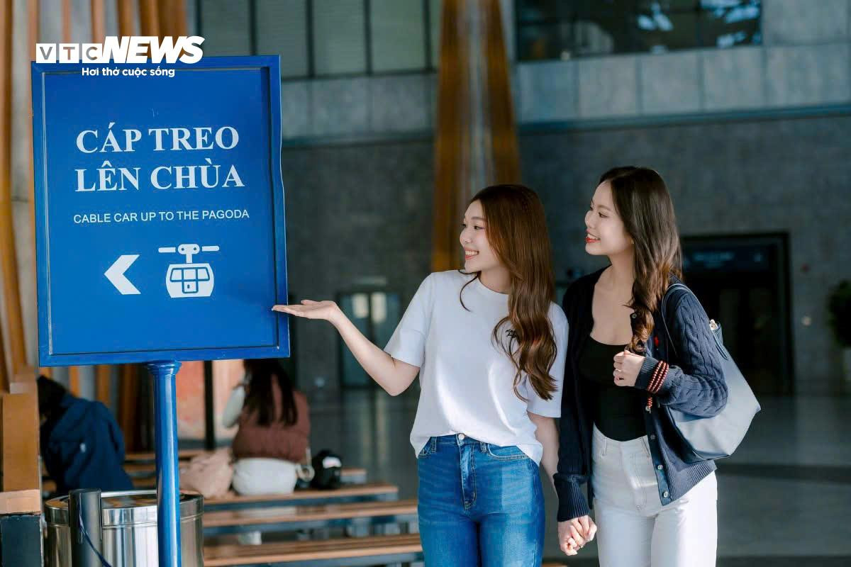 Lên độ cao gần 1.000m xin chữ ông đồ, chụp hình Tết - 2