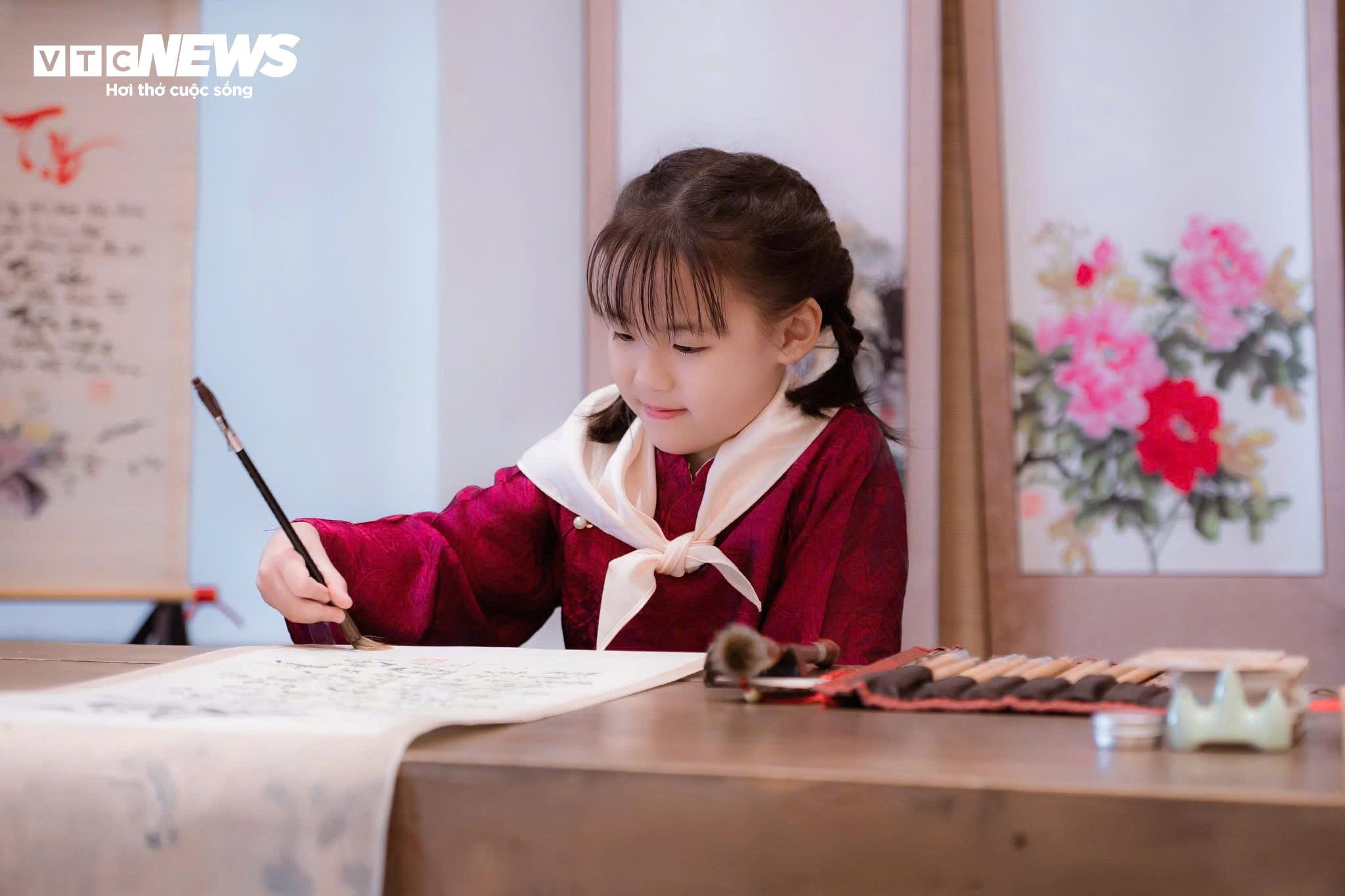 Lên độ cao gần 1.000m xin chữ ông đồ, chụp hình Tết - 7