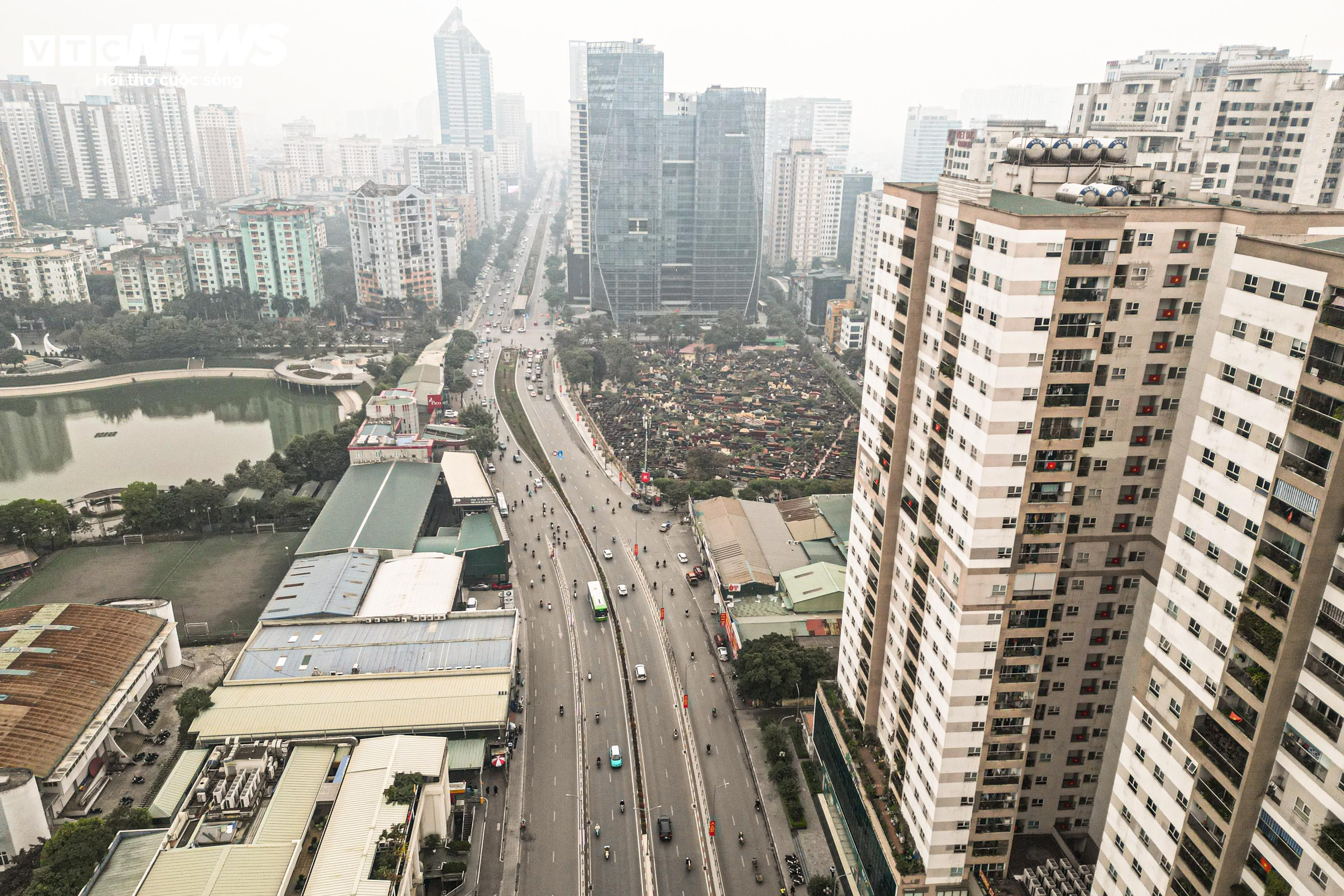 Đường thông thoáng khi Hà Nội cấm xe tải từ 2 tấn vào nội đô ban ngày - 1