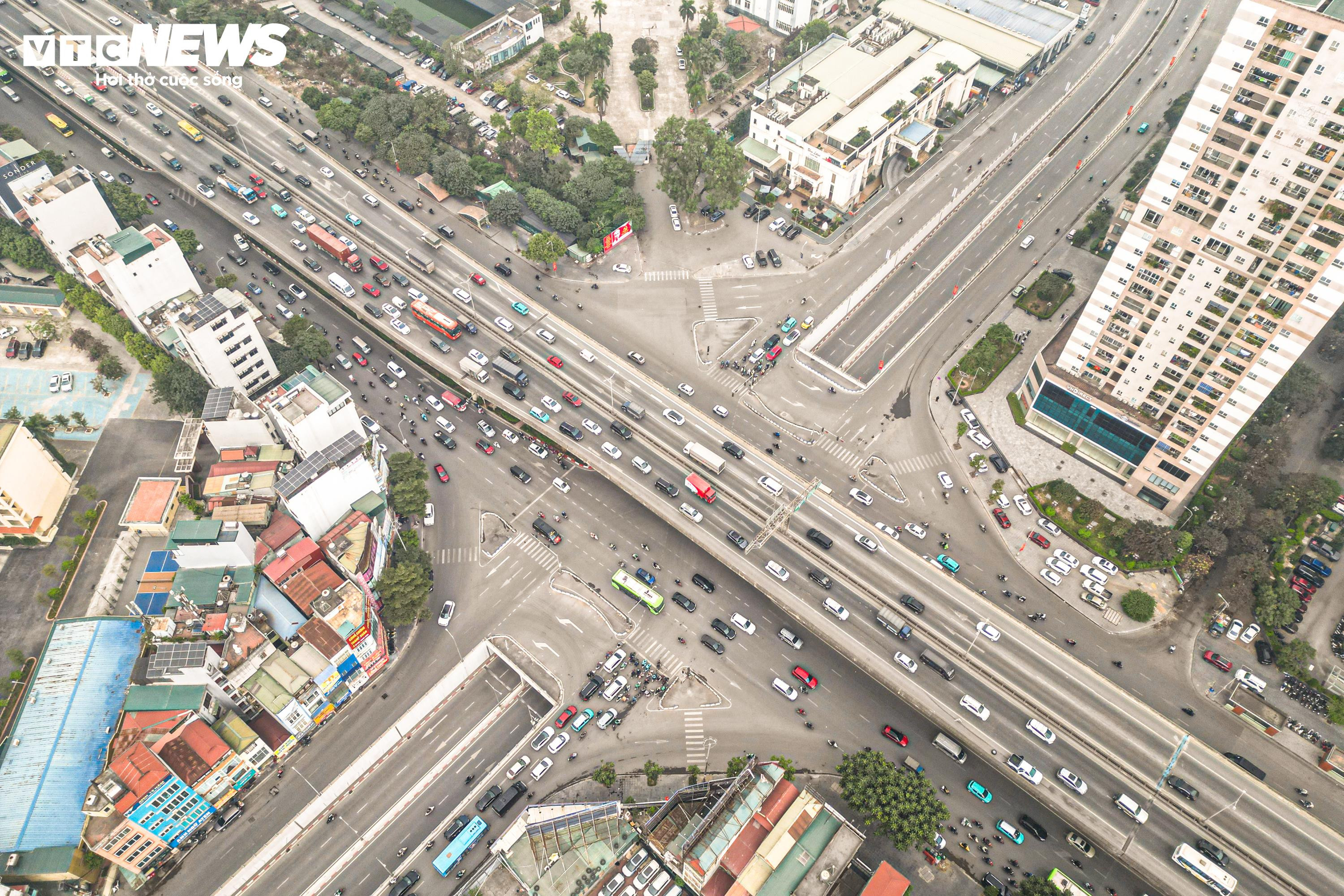 Đường thông thoáng khi Hà Nội cấm xe tải từ 2 tấn vào nội đô ban ngày - 3