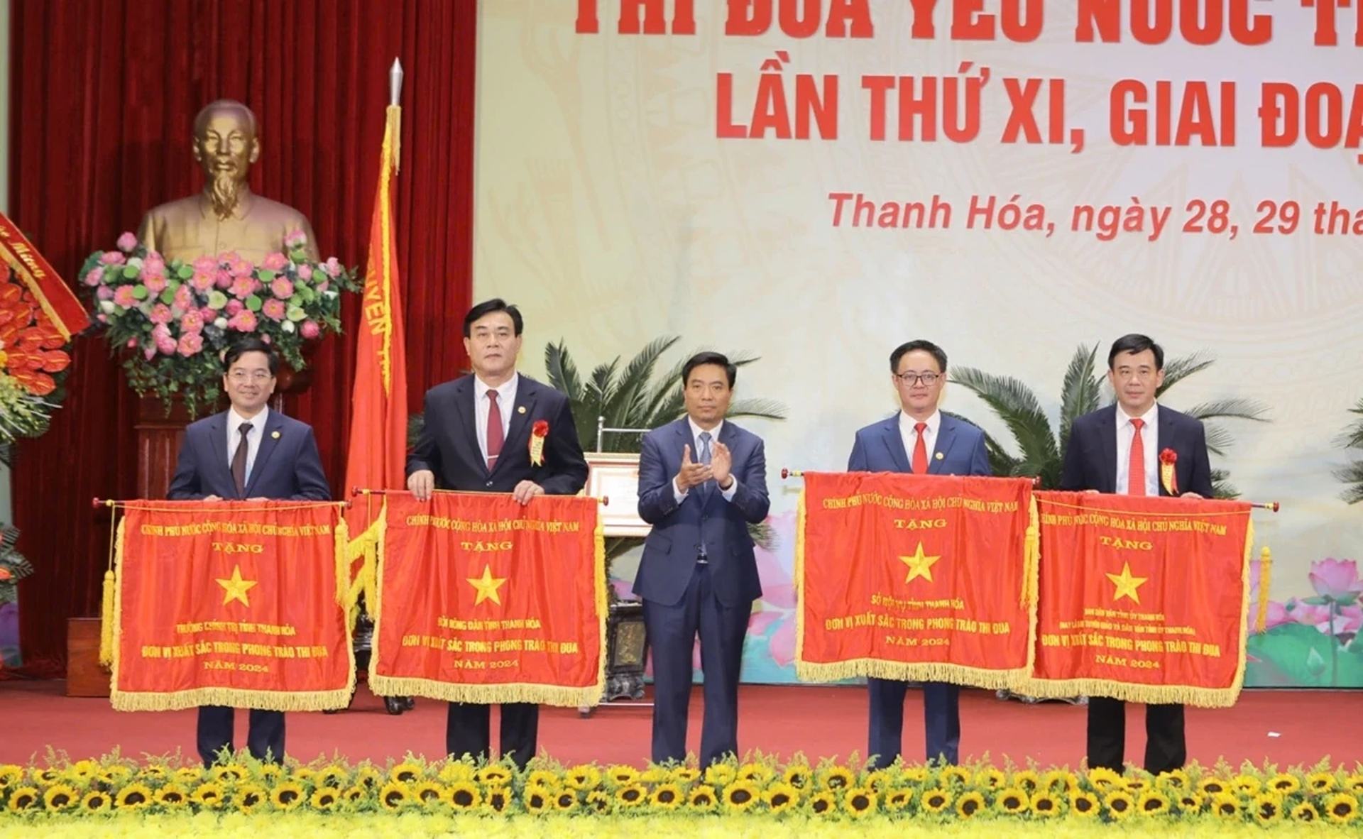Toàn cảnh Đại hội Thi đua yêu nước tỉnh Thanh Hoá lần thứ XI - 10