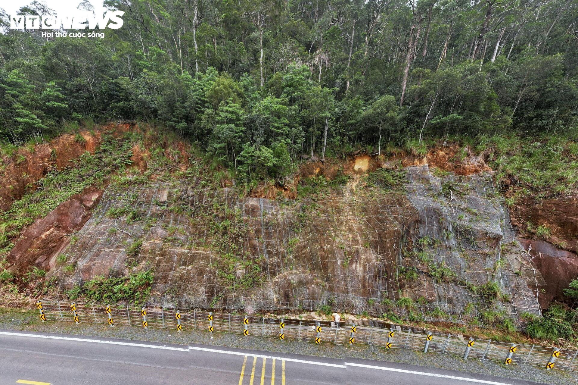 Vì sao sạt lở núi liên tục, hậu quả khủng khiếp? - 4