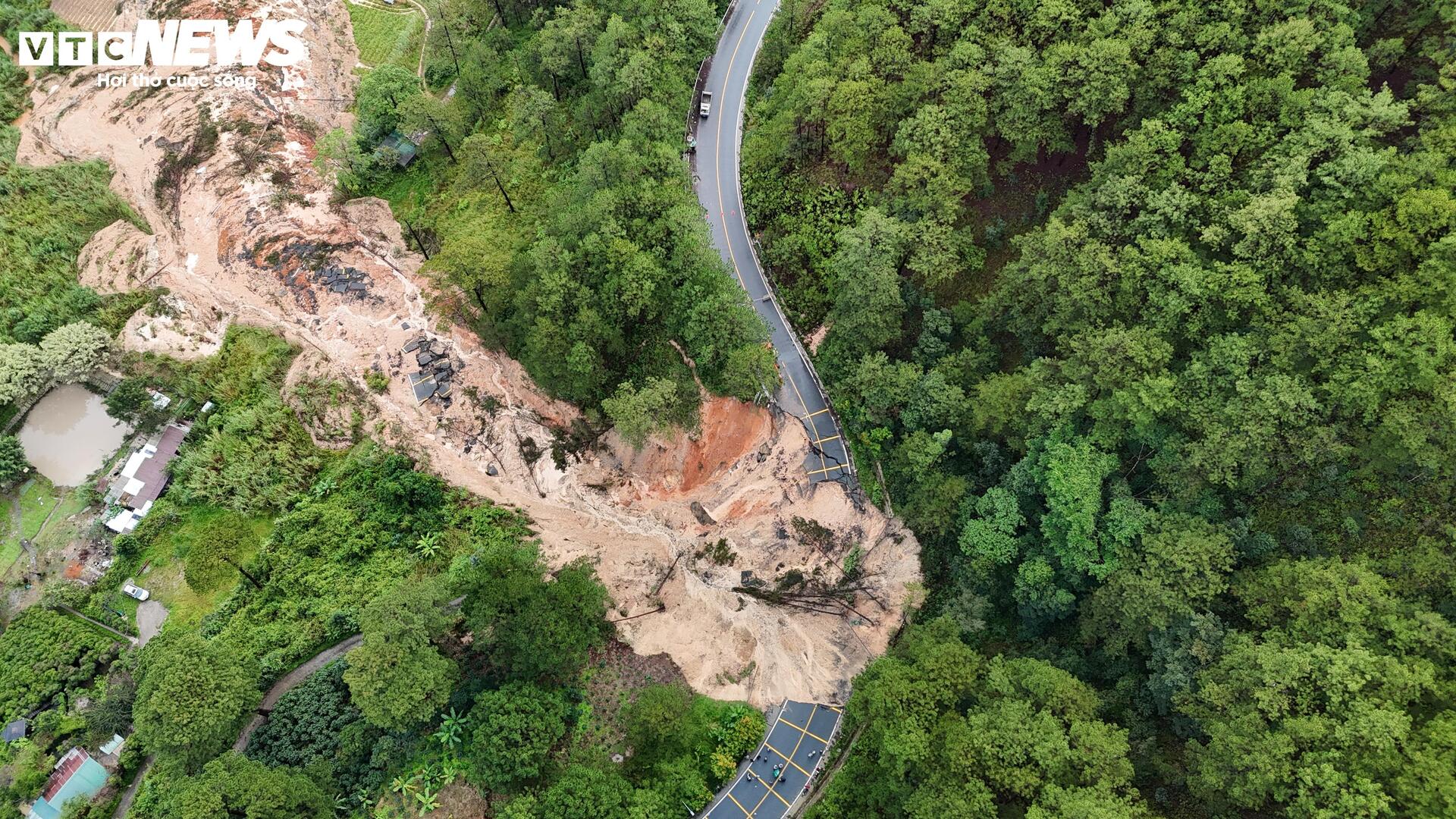 Vì sao sạt lở núi liên tục, hậu quả khủng khiếp? - 5