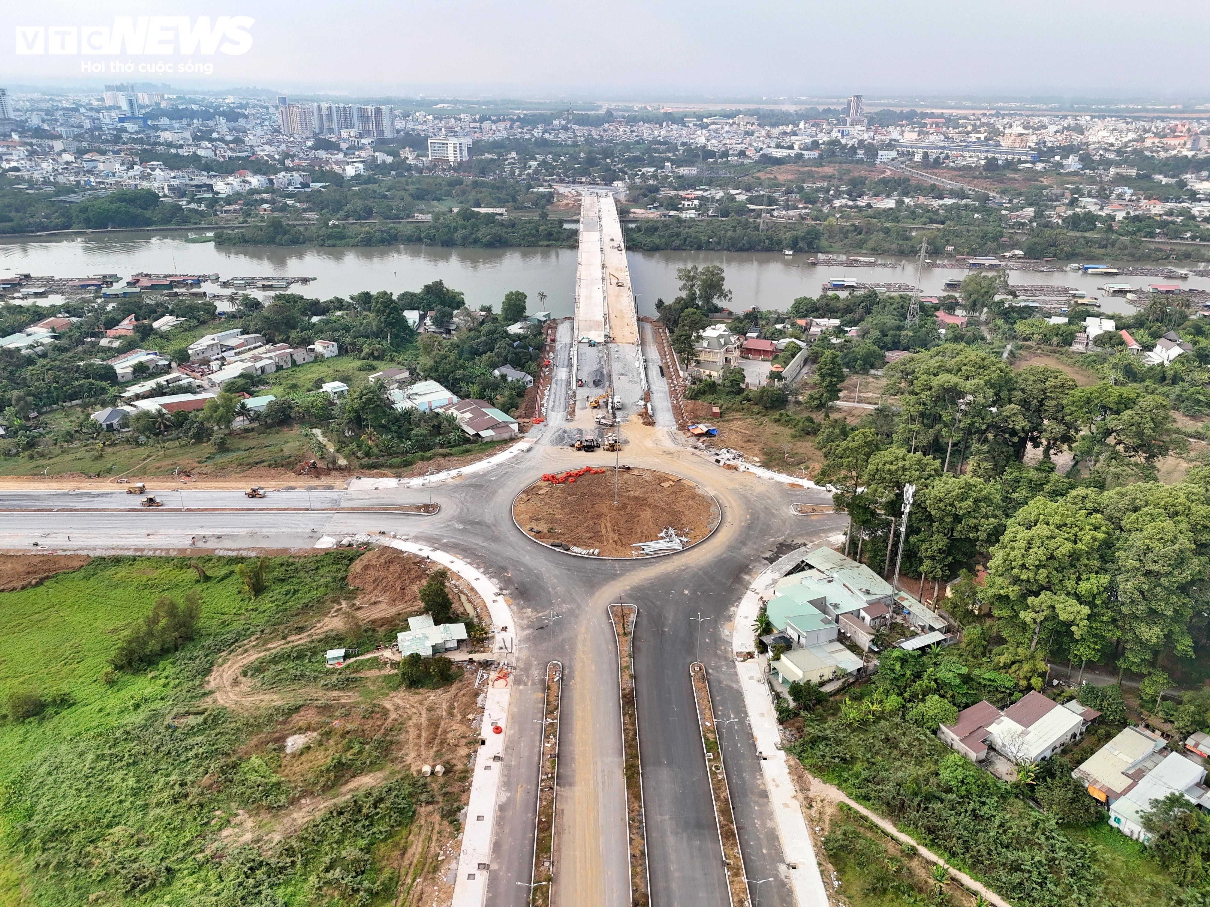 Tấp nập thi công dự án 1.500 tỷ đồng qua 'siêu phường' ở Đồng Nai - 1