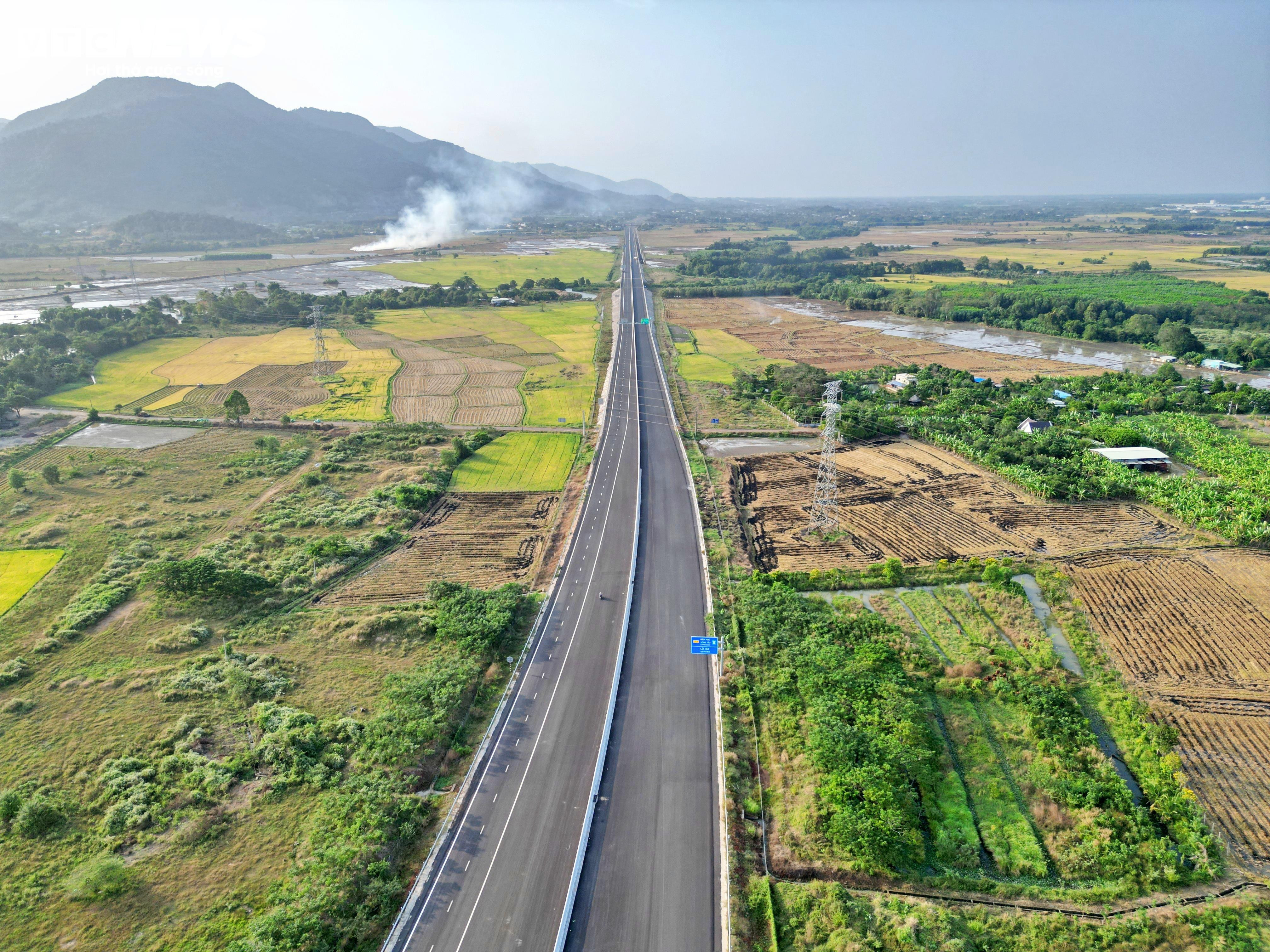 Toàn cảnh 38 km cao tốc Biên Hòa - Vũng Tàu trước ngày thông xe - 14