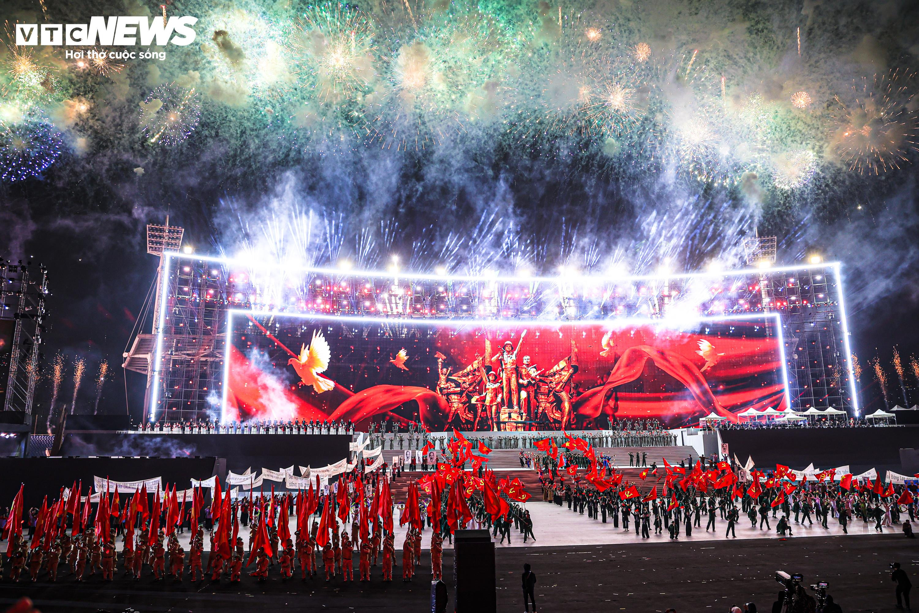 Những hình ảnh ấn tượng tại đêm tổng duyệt 'Dưới lá cờ vẻ vang của Đảng' - 3