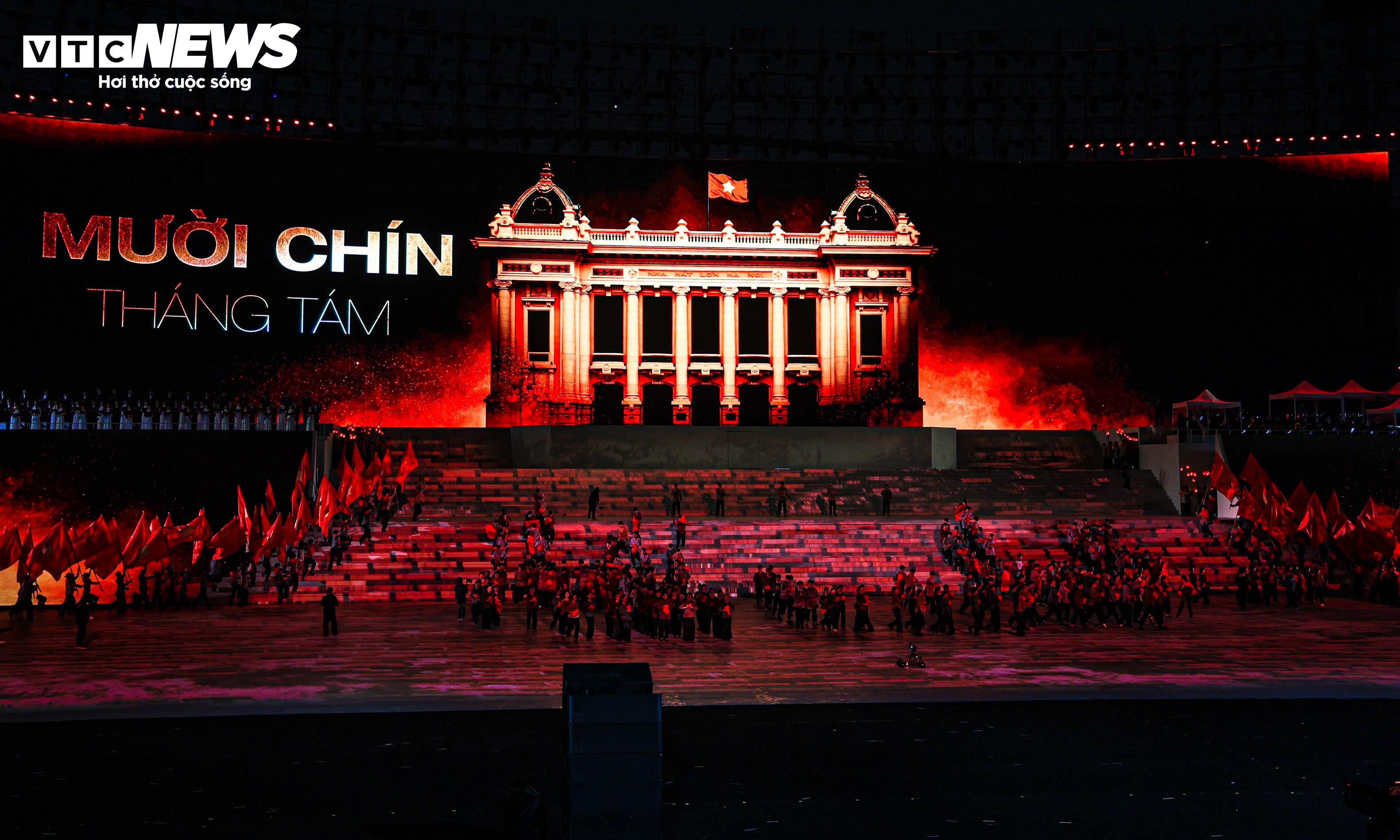 Những hình ảnh ấn tượng tại đêm tổng duyệt 'Dưới lá cờ vẻ vang của Đảng' - 5